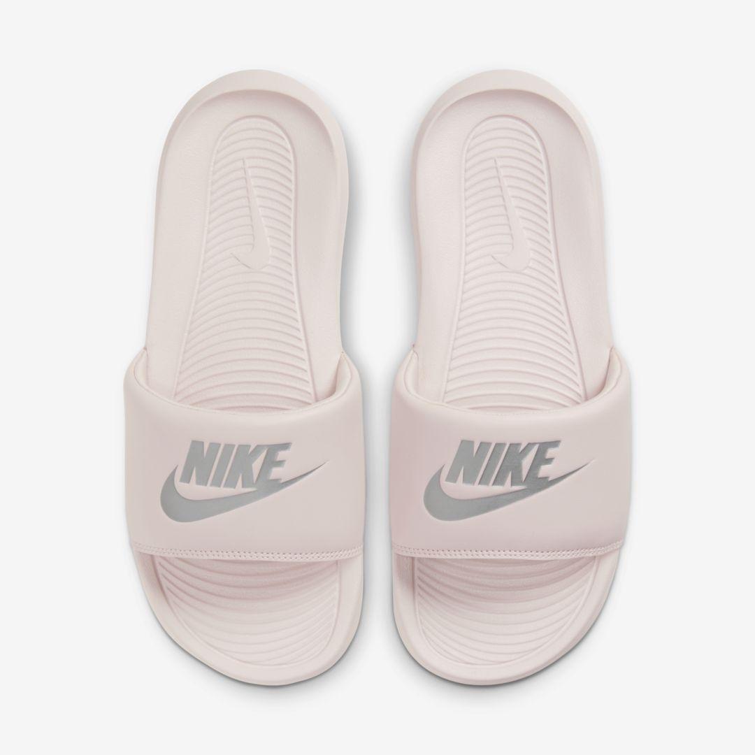 Nike Victori One Slides in Pink | Lyst