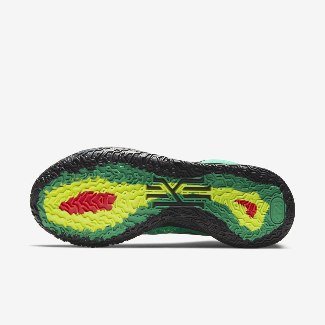 Nike Kyrie 7 Basketball Shoes in Green for Men | Lyst