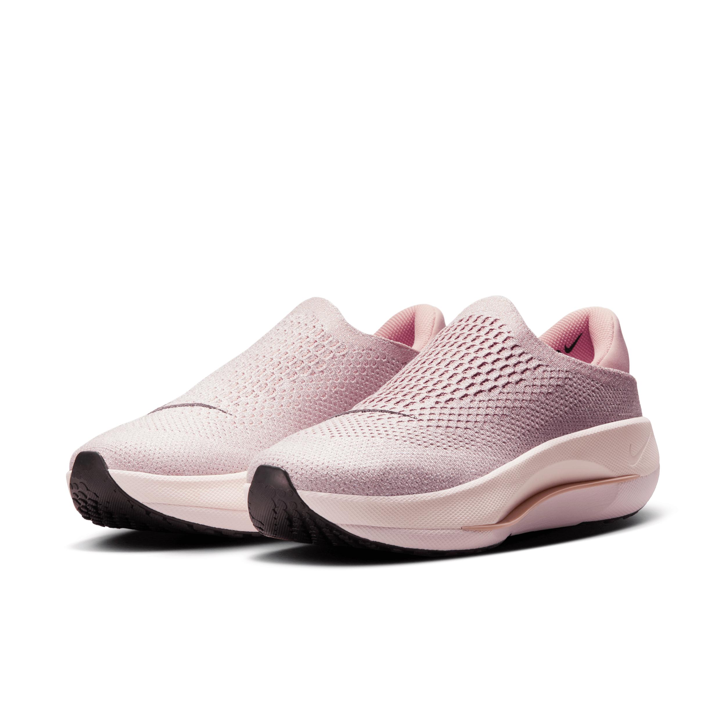 Nike Reina Easyon Premium Shoes in Pink | Lyst