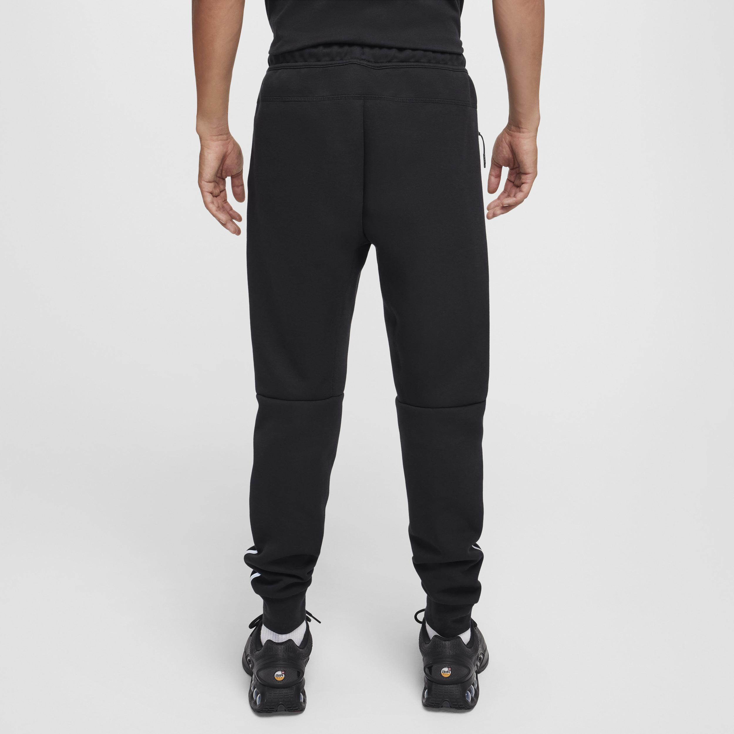 トップス NikeFleece Joggers Reflective Details nike-Black-Tech-Reflective-