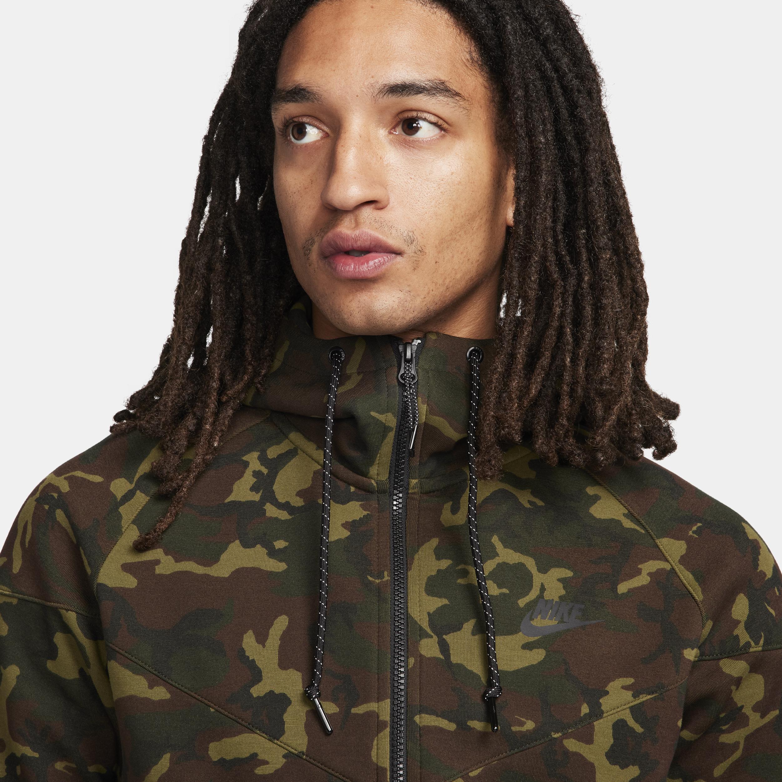 Nike windrunner jacket camo deals