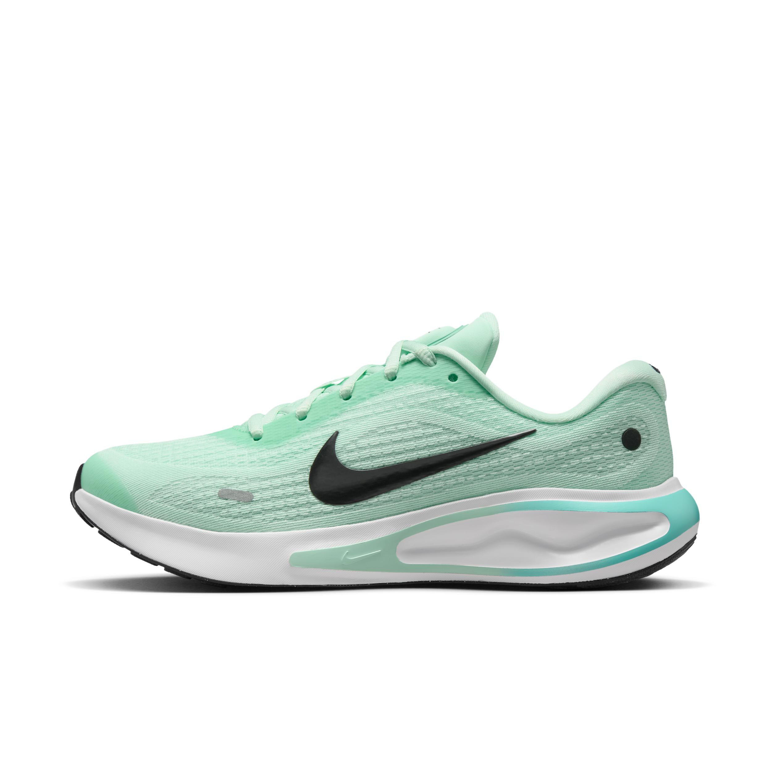 Nike Journey Run Road Running Shoes in Green Lyst