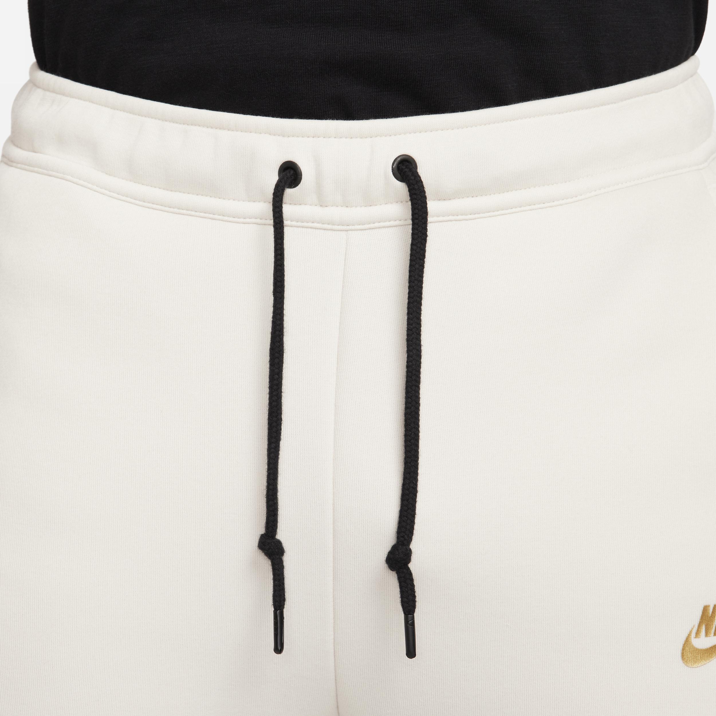 Nike Sportswear Tech Fleece Joggers in White for Men Lyst UK