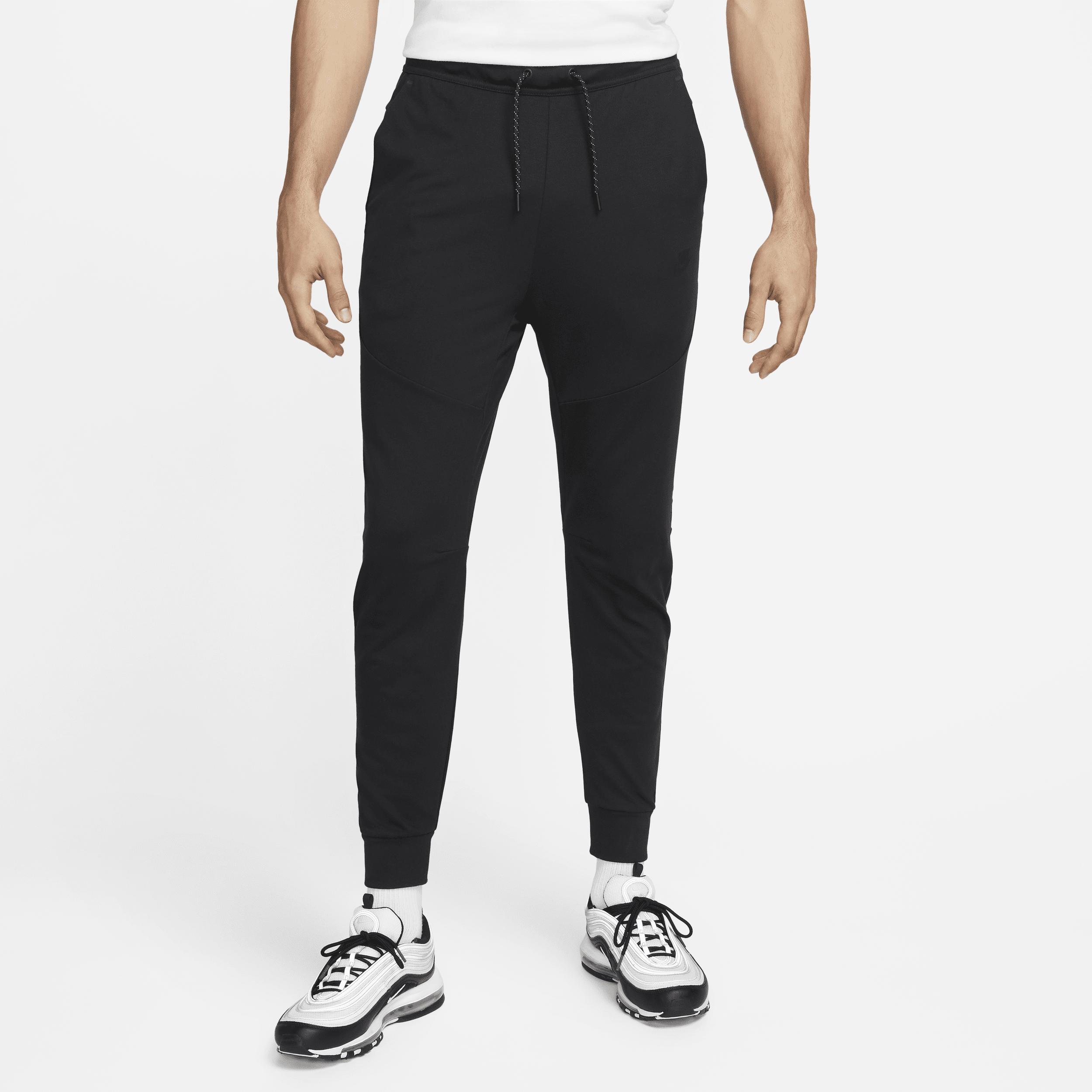 Nike Sportswear Tech Fleece Lightweight Slim-fit Jogger Sweatpants in Black  for Men | Lyst