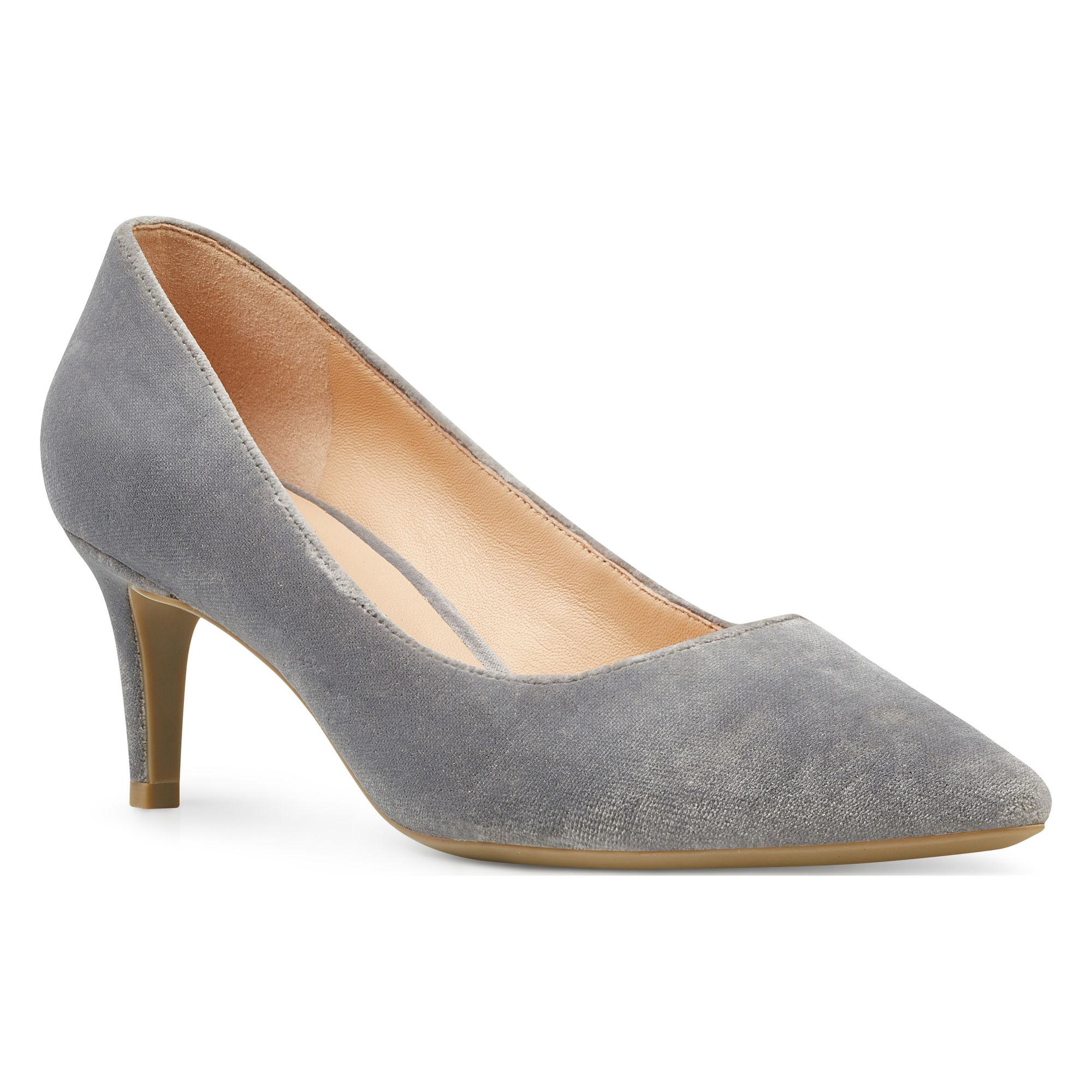 nine west soho pointy toe pumps