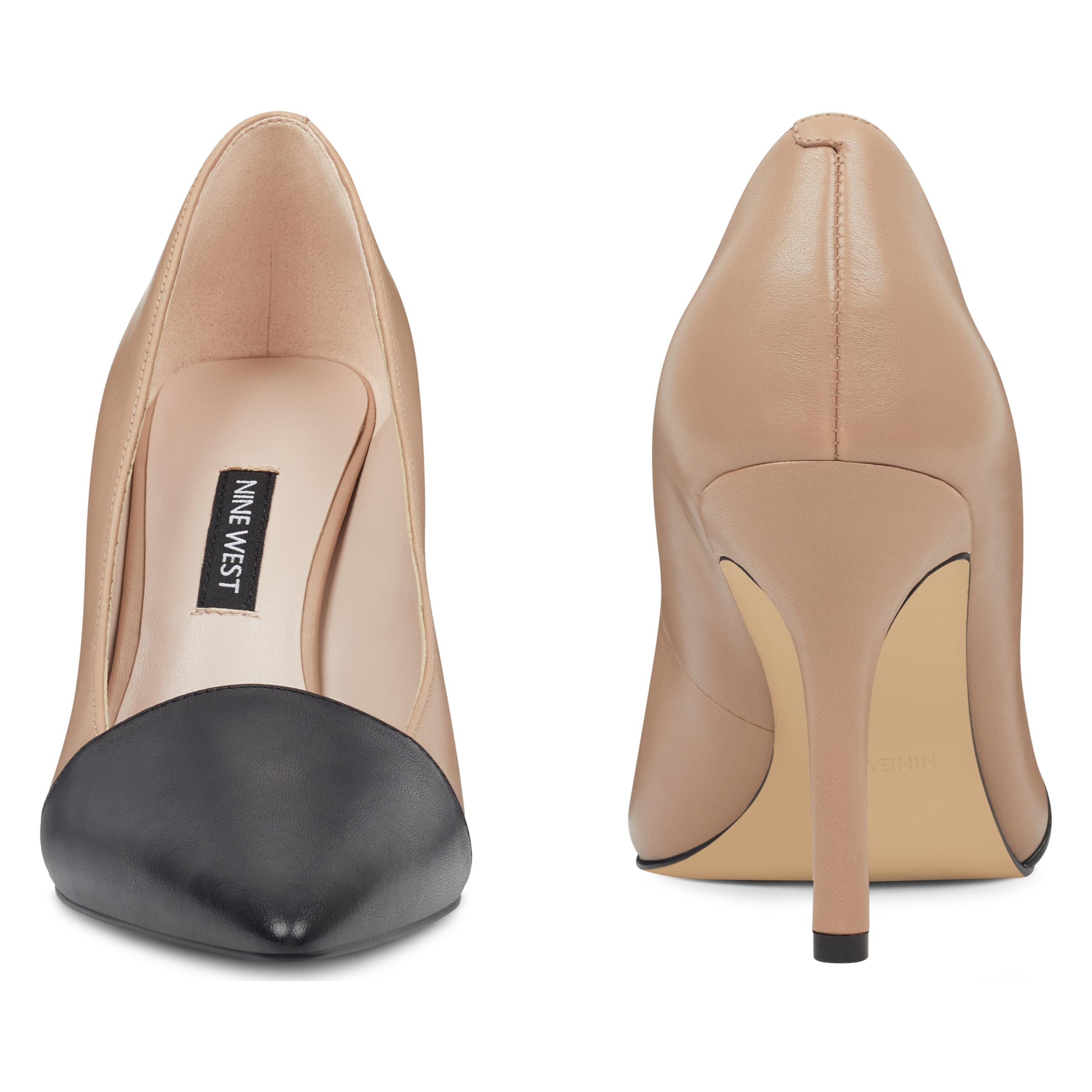 manque pointy toe pumps