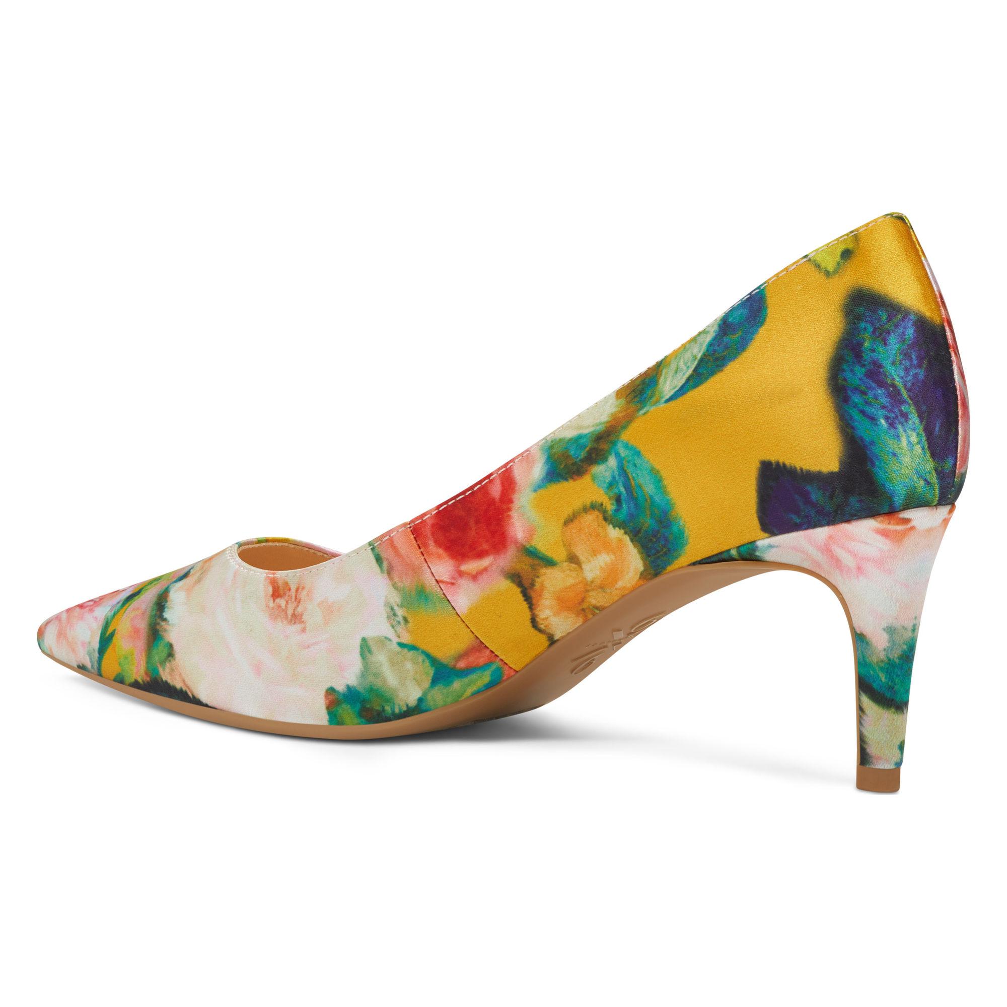 nine west soho pointy toe pumps