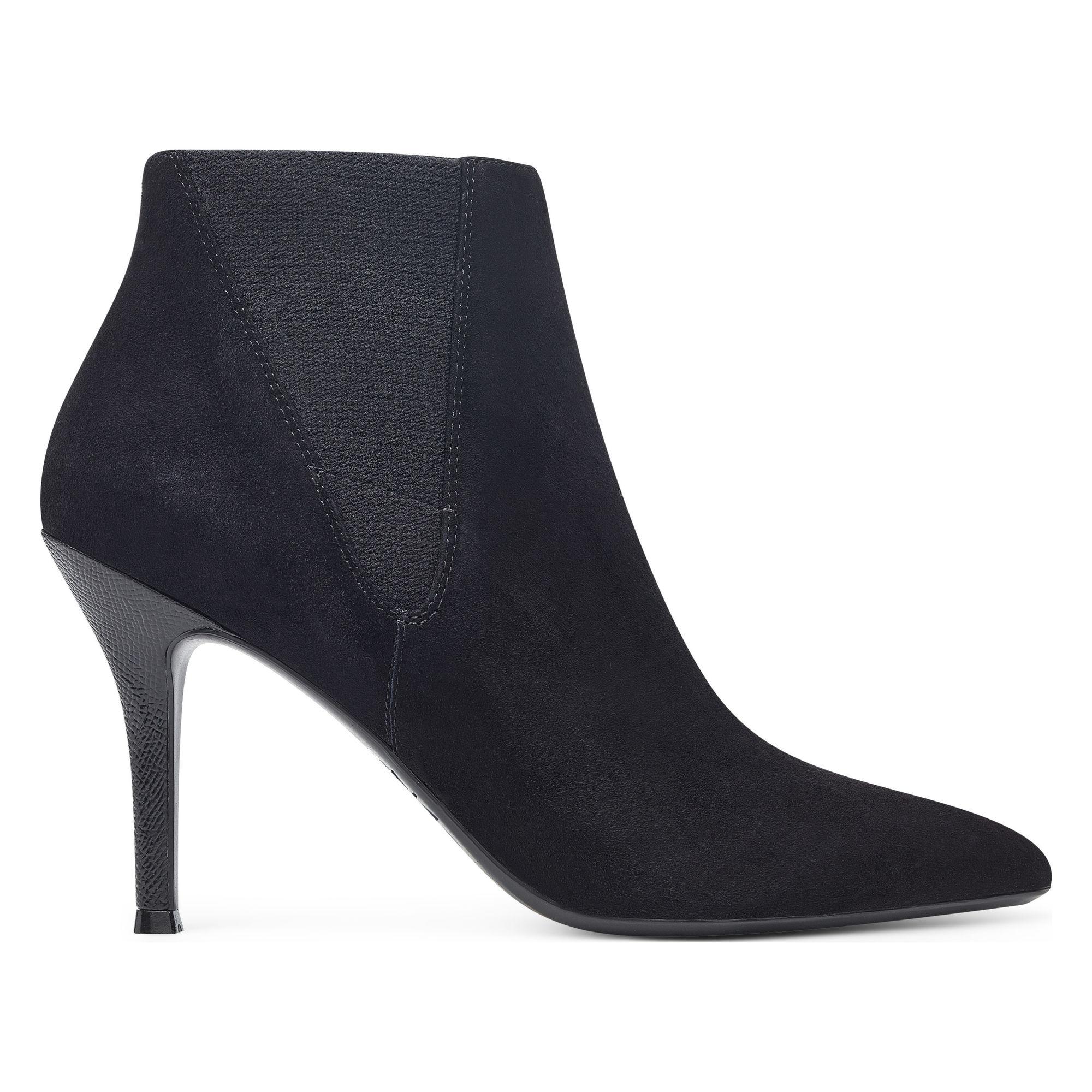 front pointy toe booties