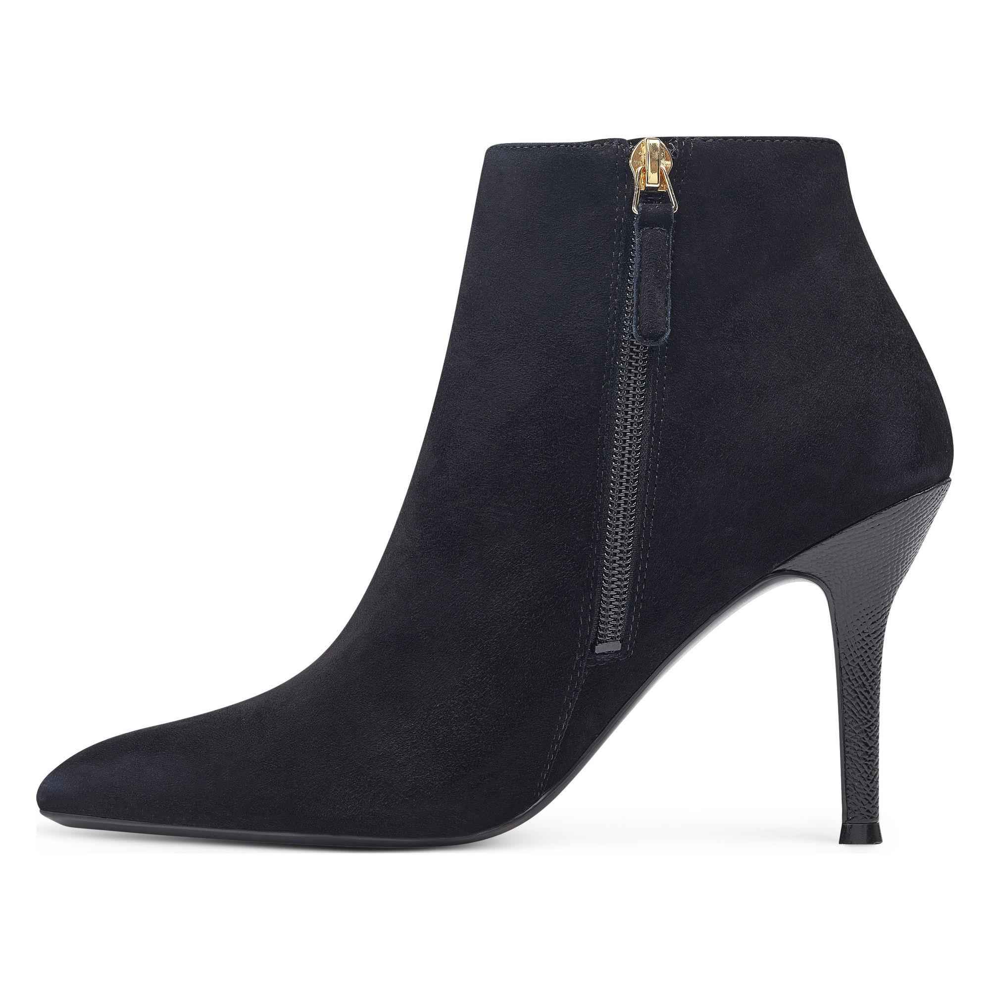 front pointy toe booties