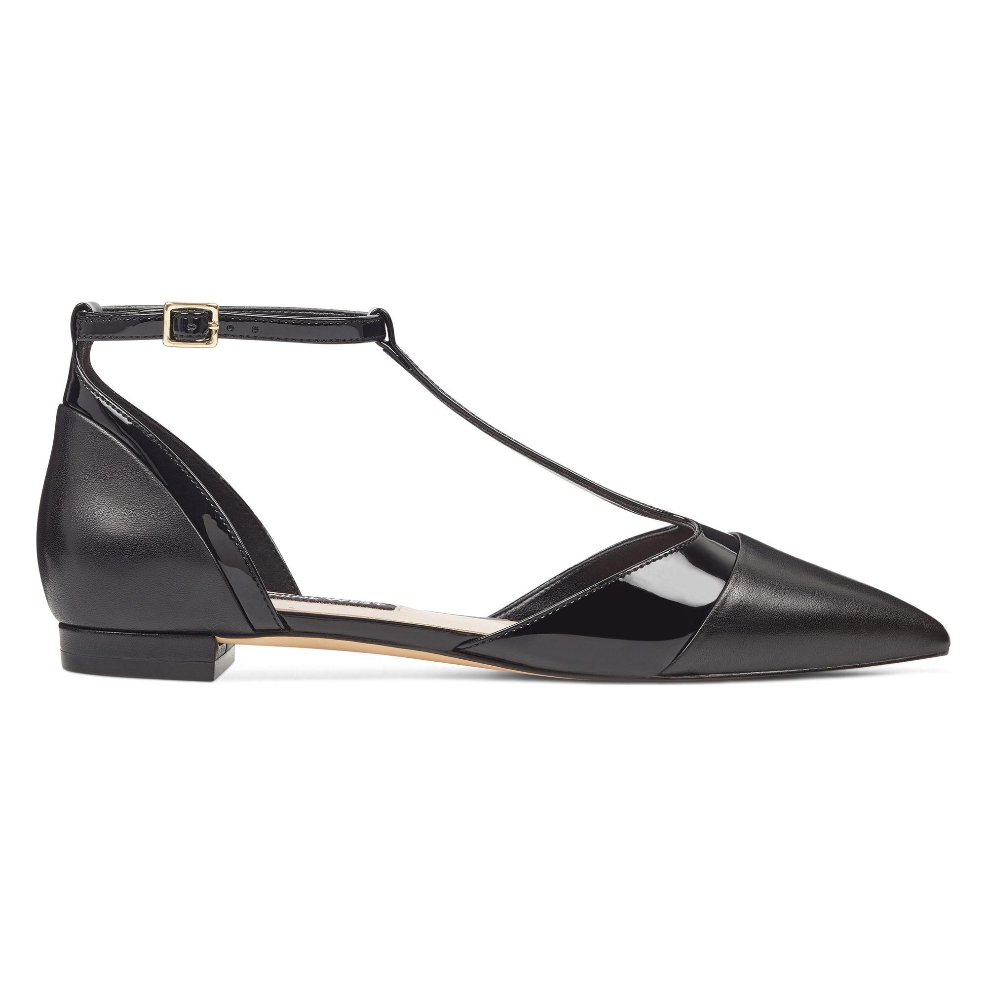 nine west t strap flats