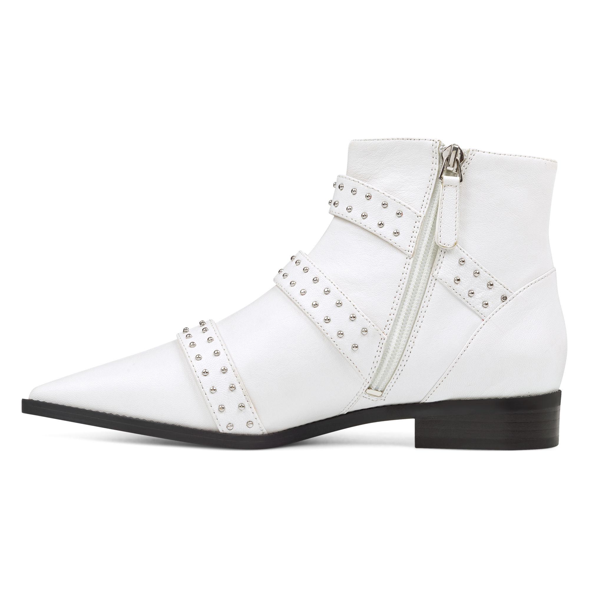 nine west seraphim pointy toe booties