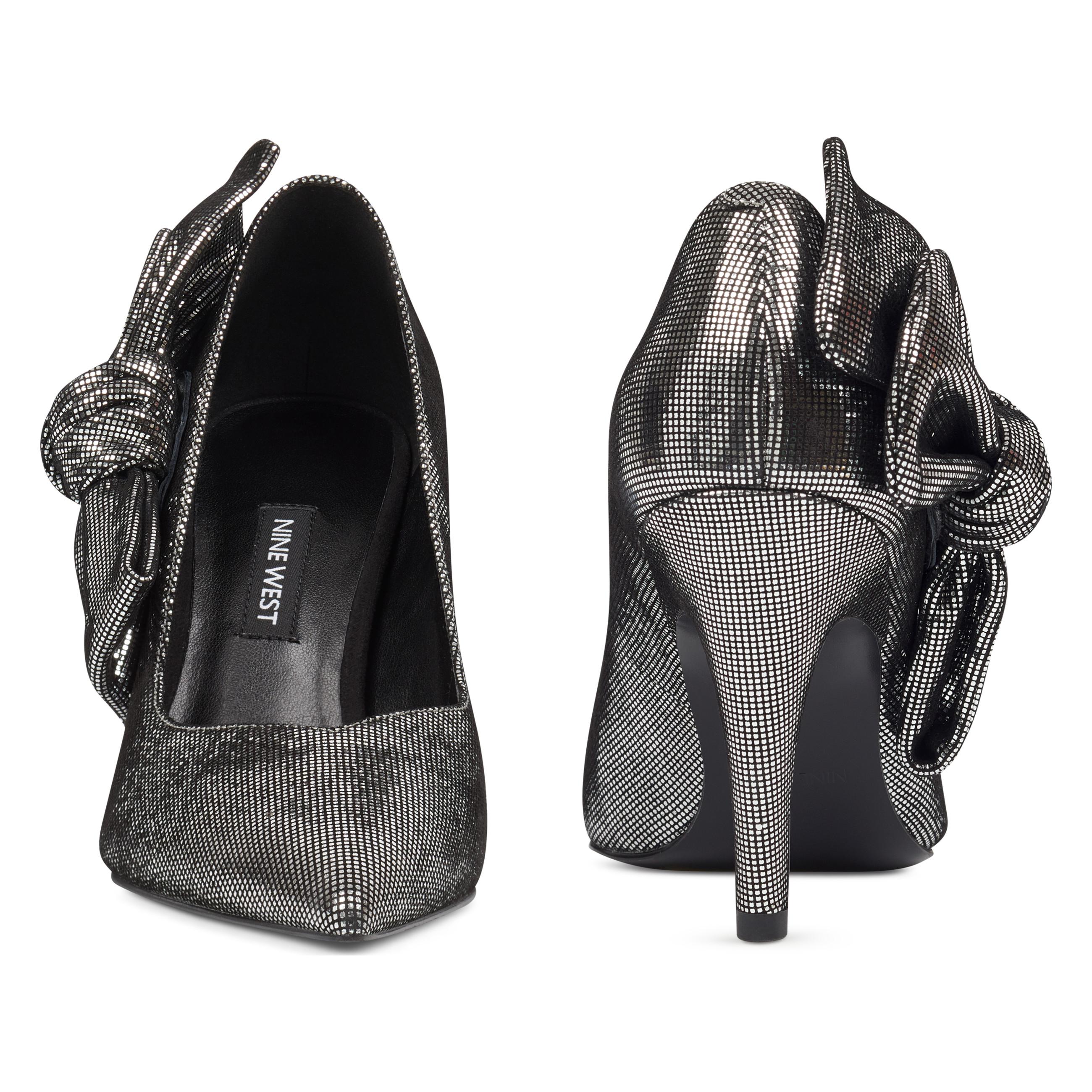 quavissa pointy toe bow pumps