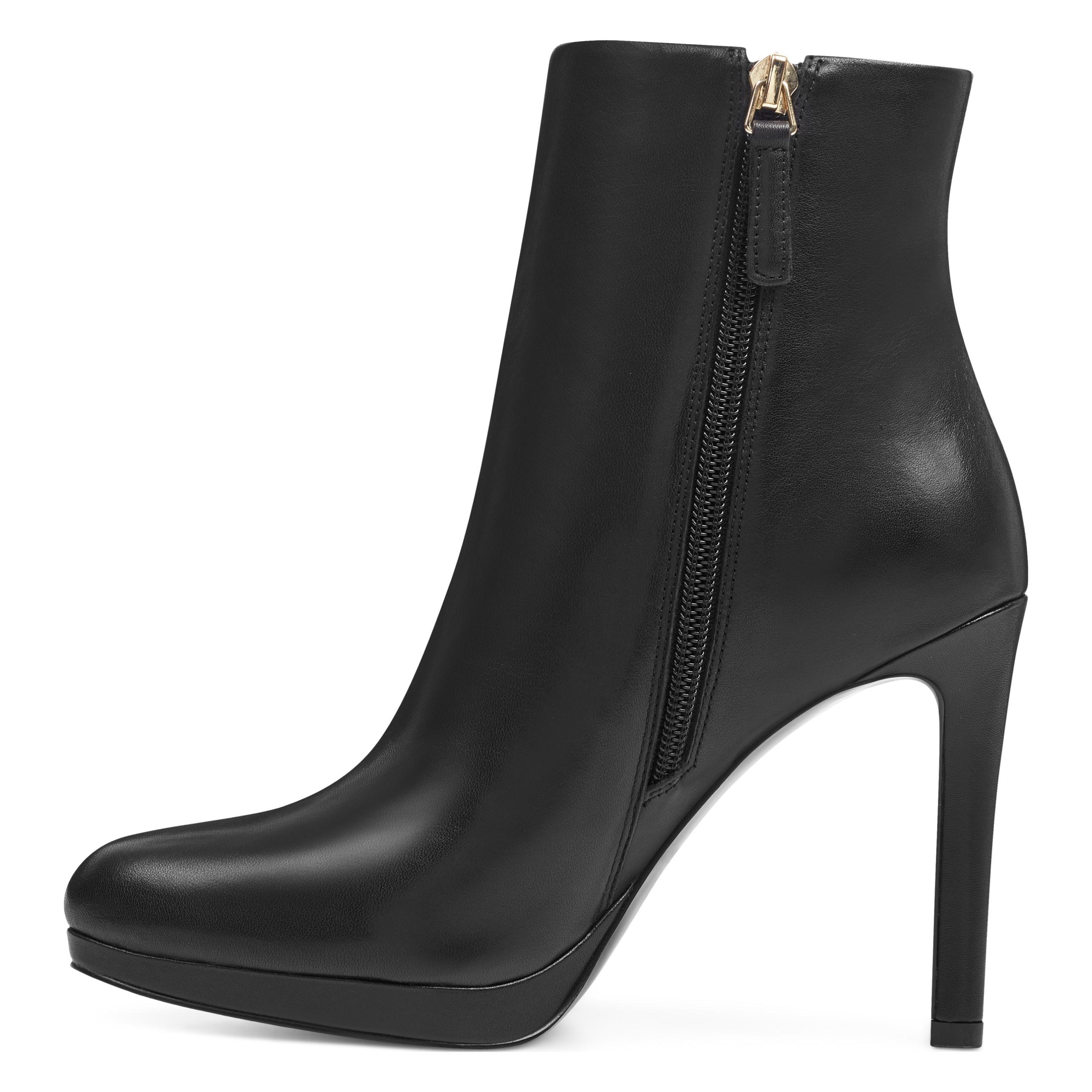 nine west quanette platform booties