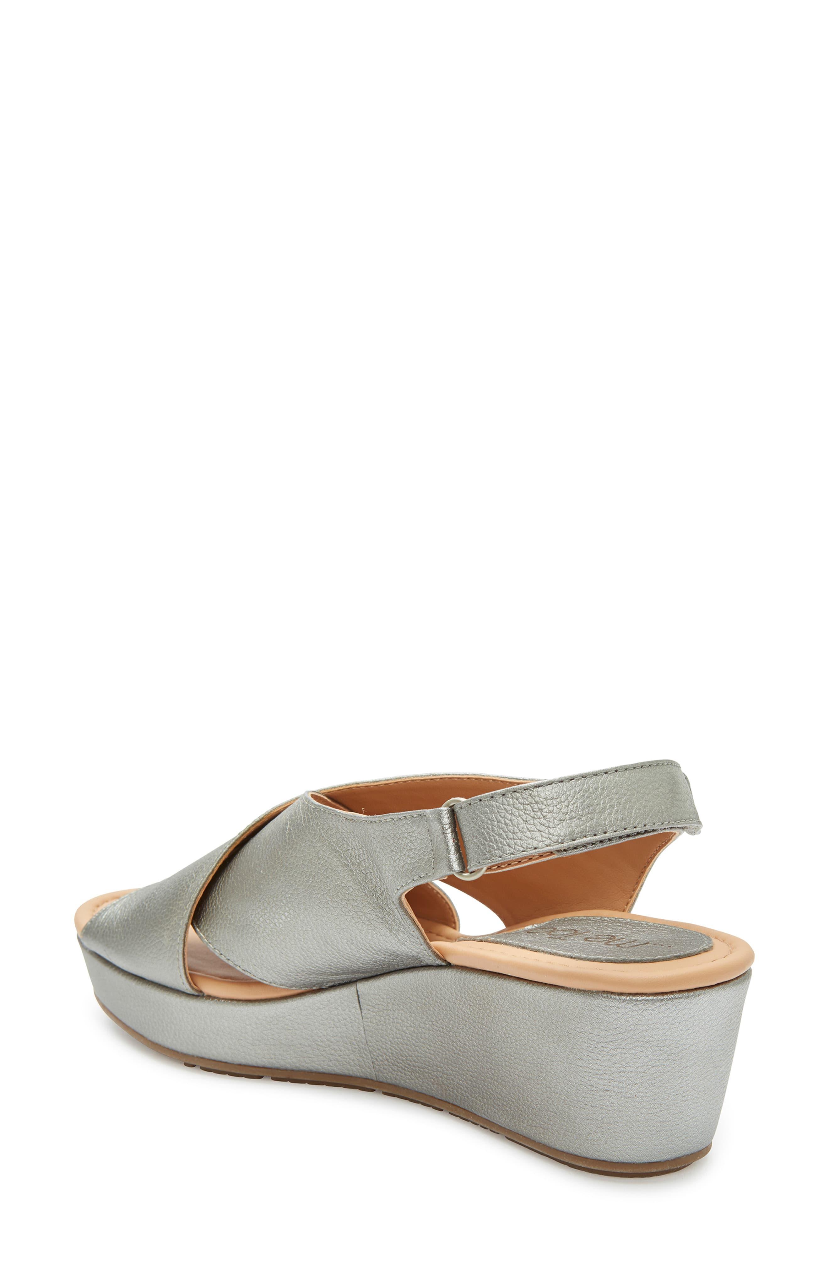 me too arena wedge sandal