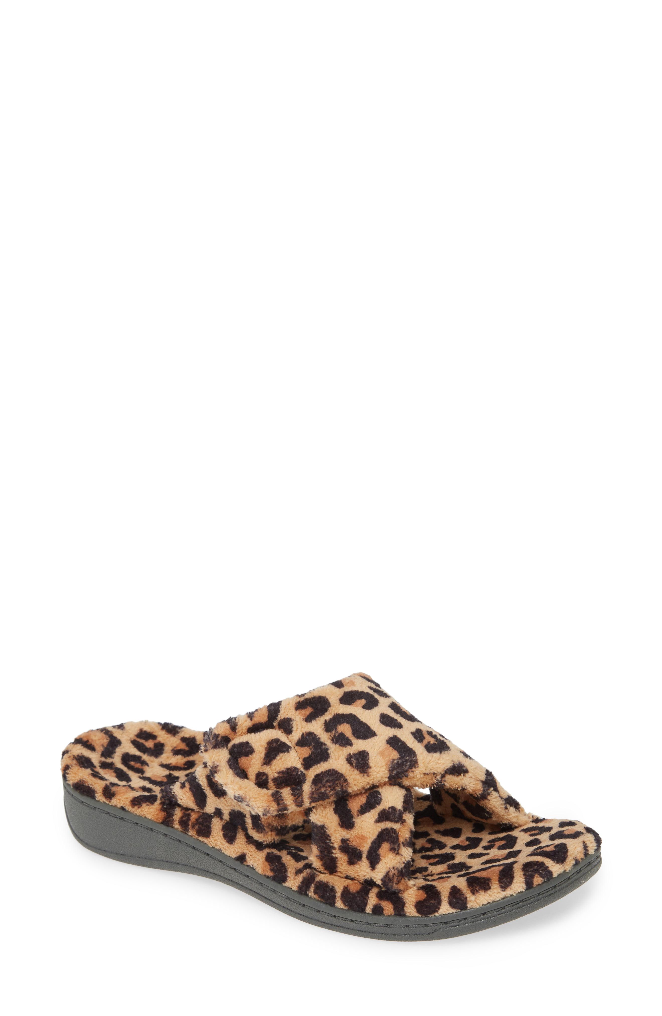 nordstrom vionic slippers