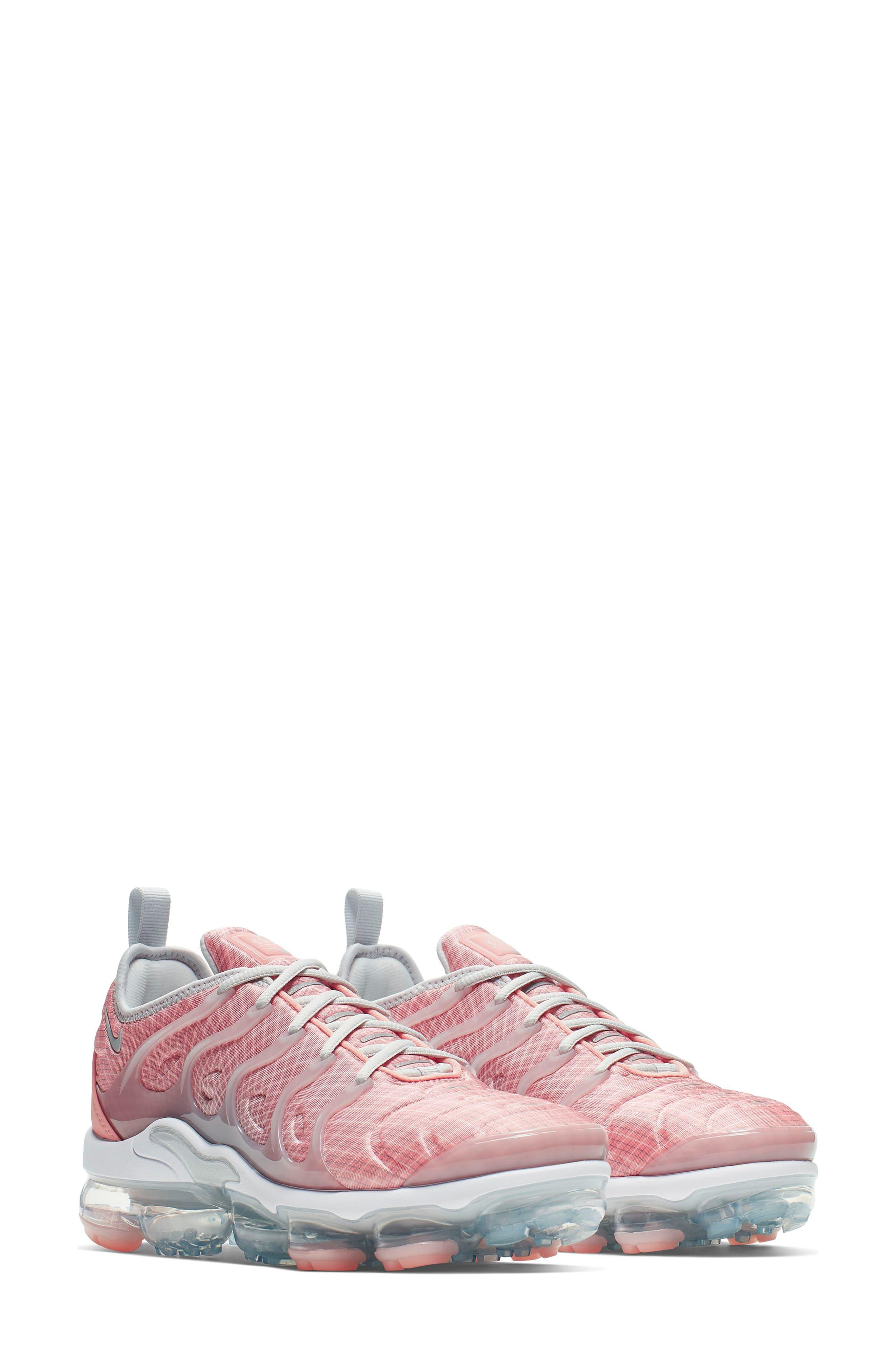 coral pink vapormax