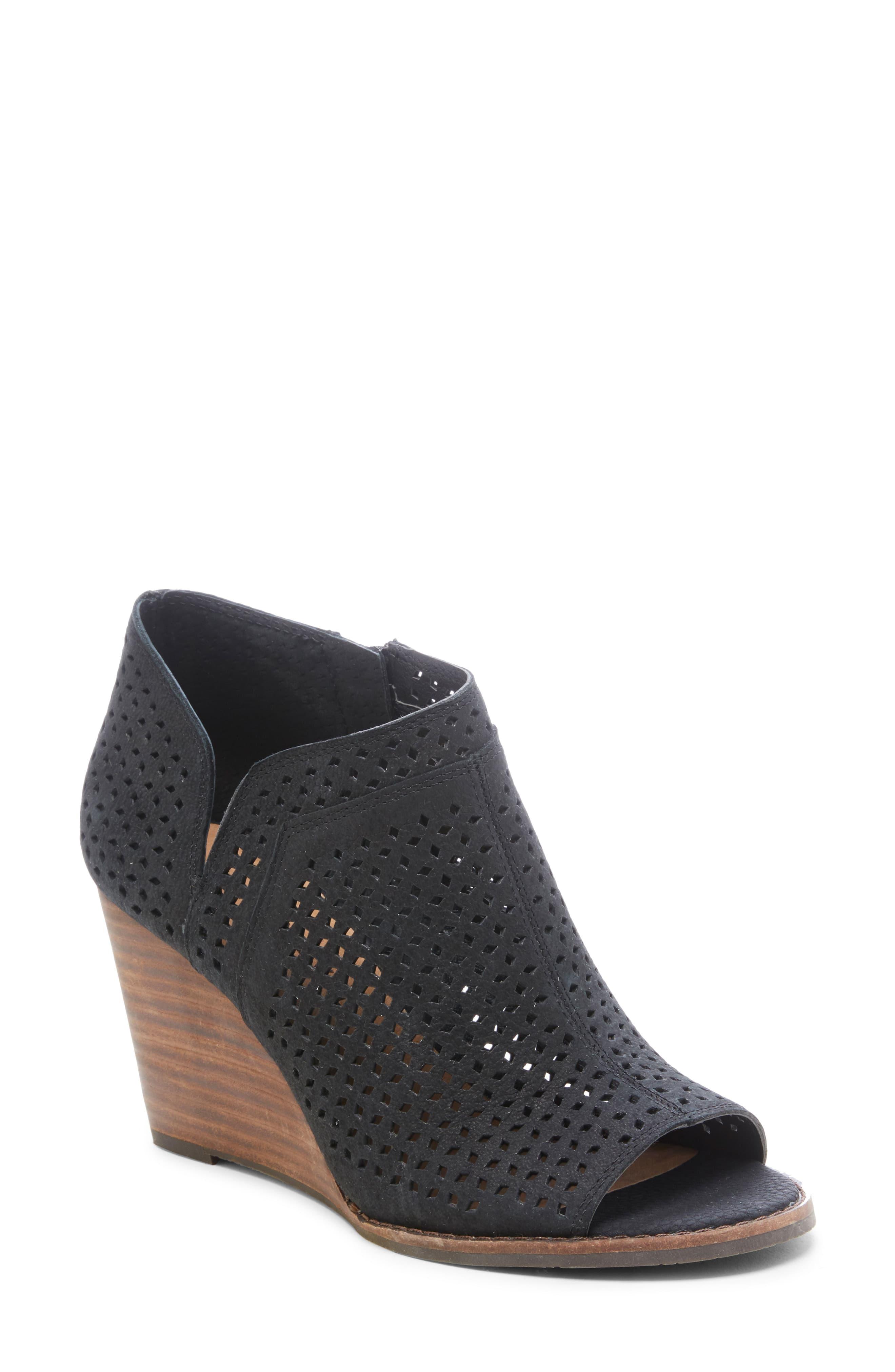 lucky brand yesterr wedge bootie