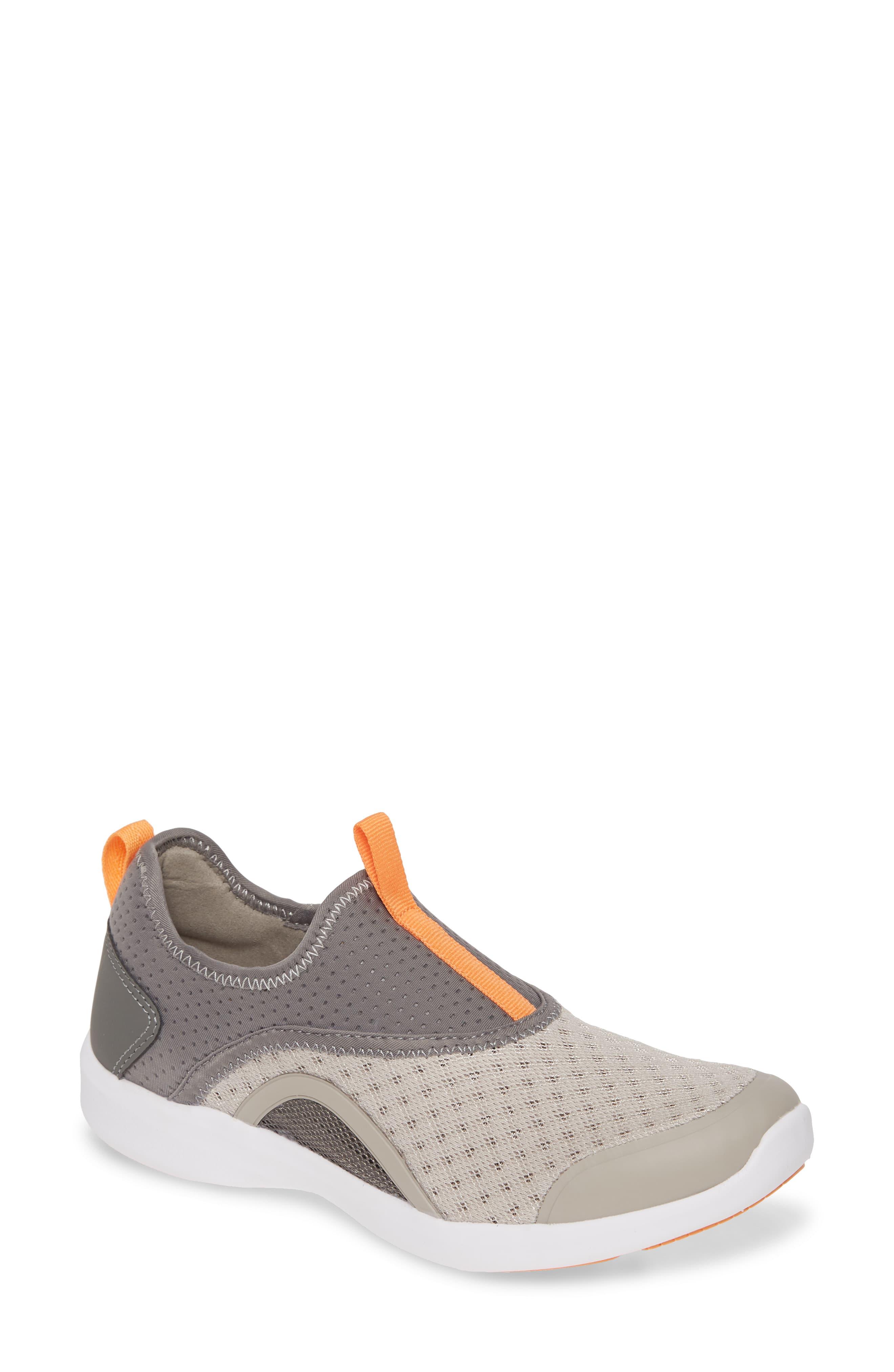 Vionic Rubber Yvonne Sneaker in Grey (Gray) - Lyst