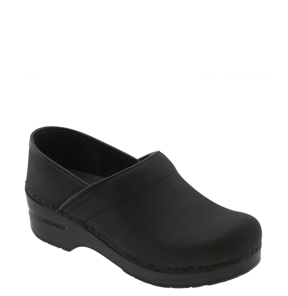 Dansko 'professional - Narrow' Oiled Leather Clog in Black - Save 4% - Lyst