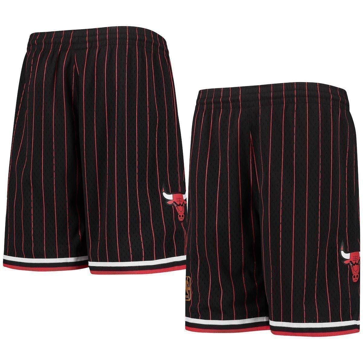 Scottie Pippen - Chicago Bulls Black Pinstripe Jersey w/Shorts
