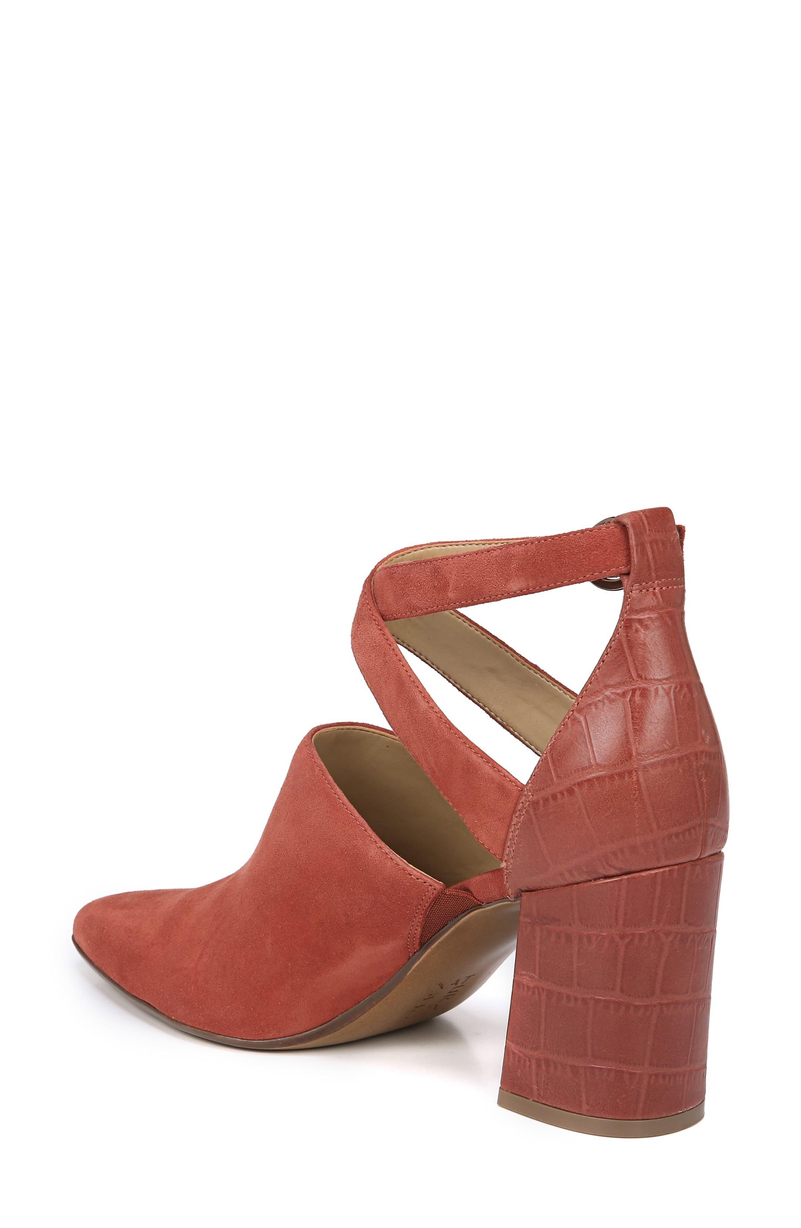 naturalizer holland cross strap pump