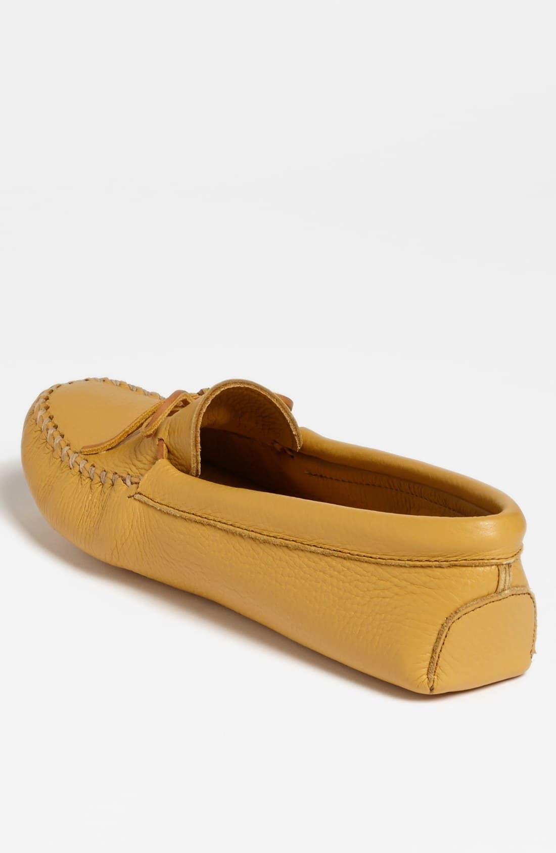 minnetonka deerskin mocs