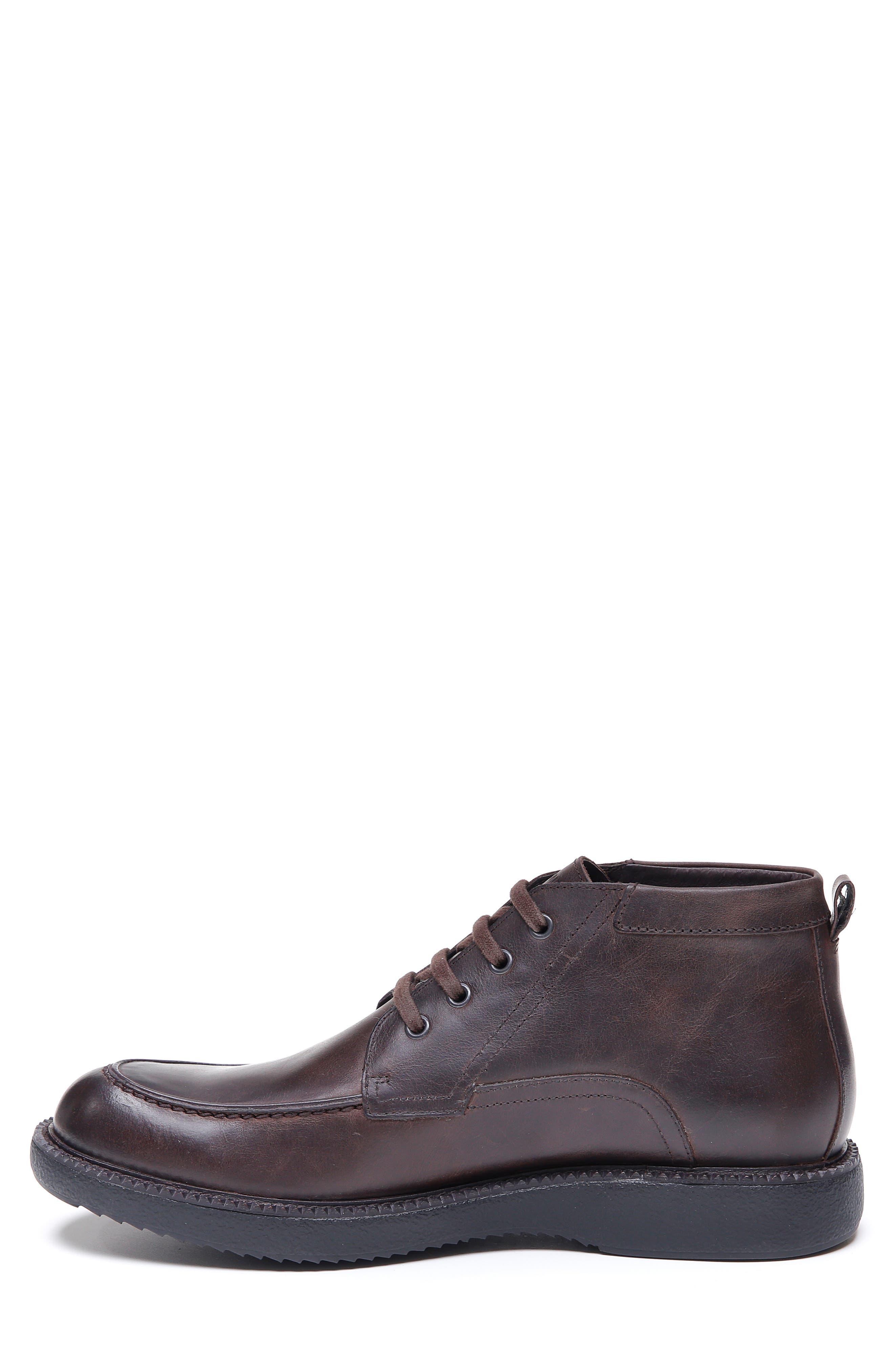 Boots white online musk