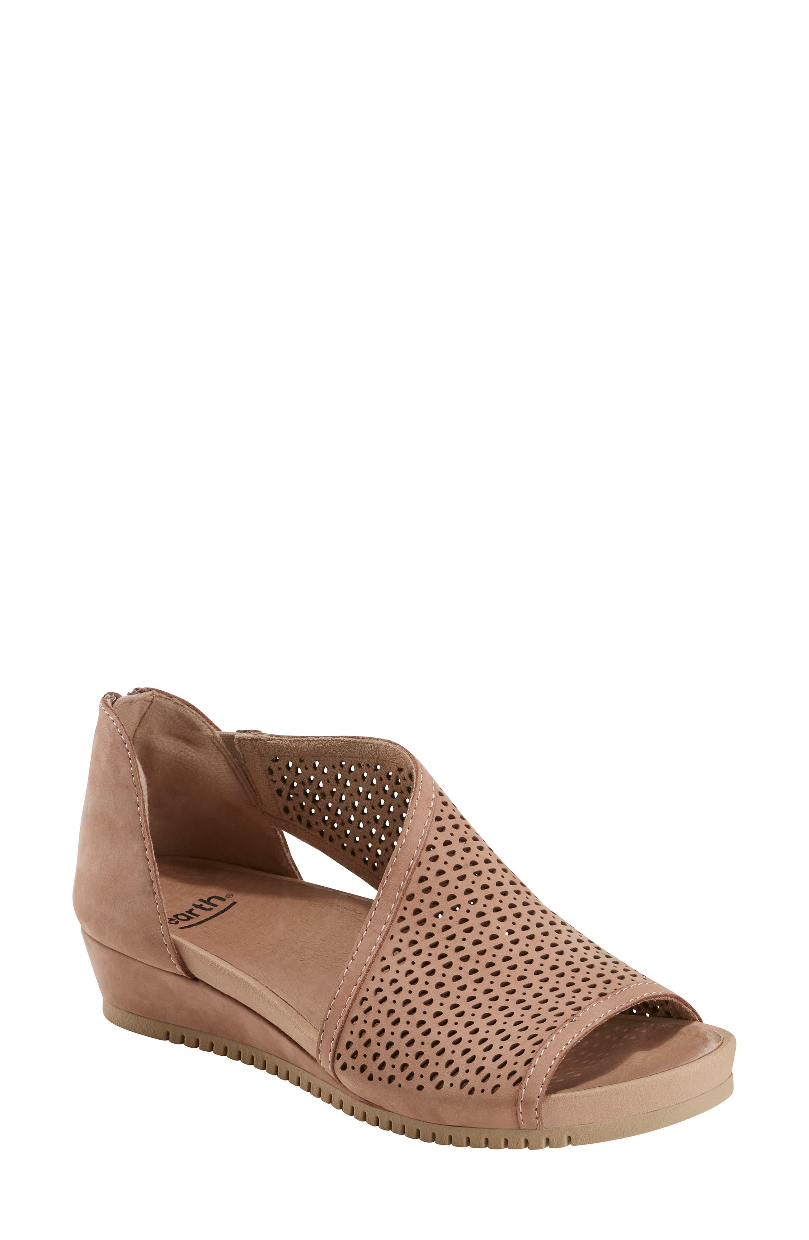 earth shoes capricorn