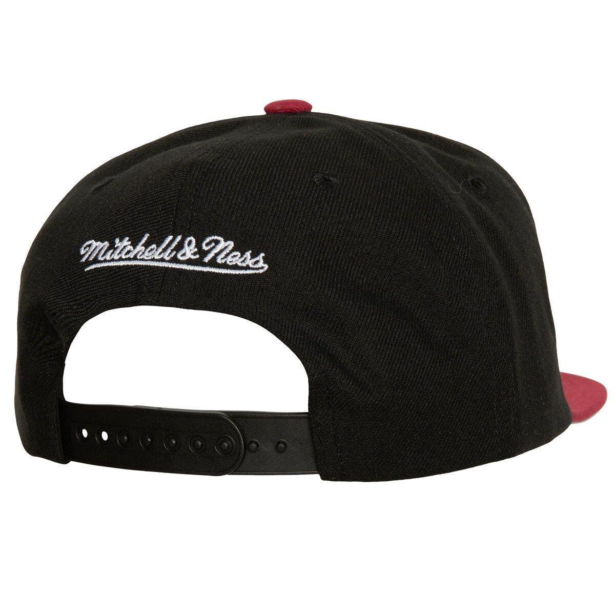Men's Mitchell & Ness x Lids Black Philadelphia 76ers Metallic Gold Snapback Hat