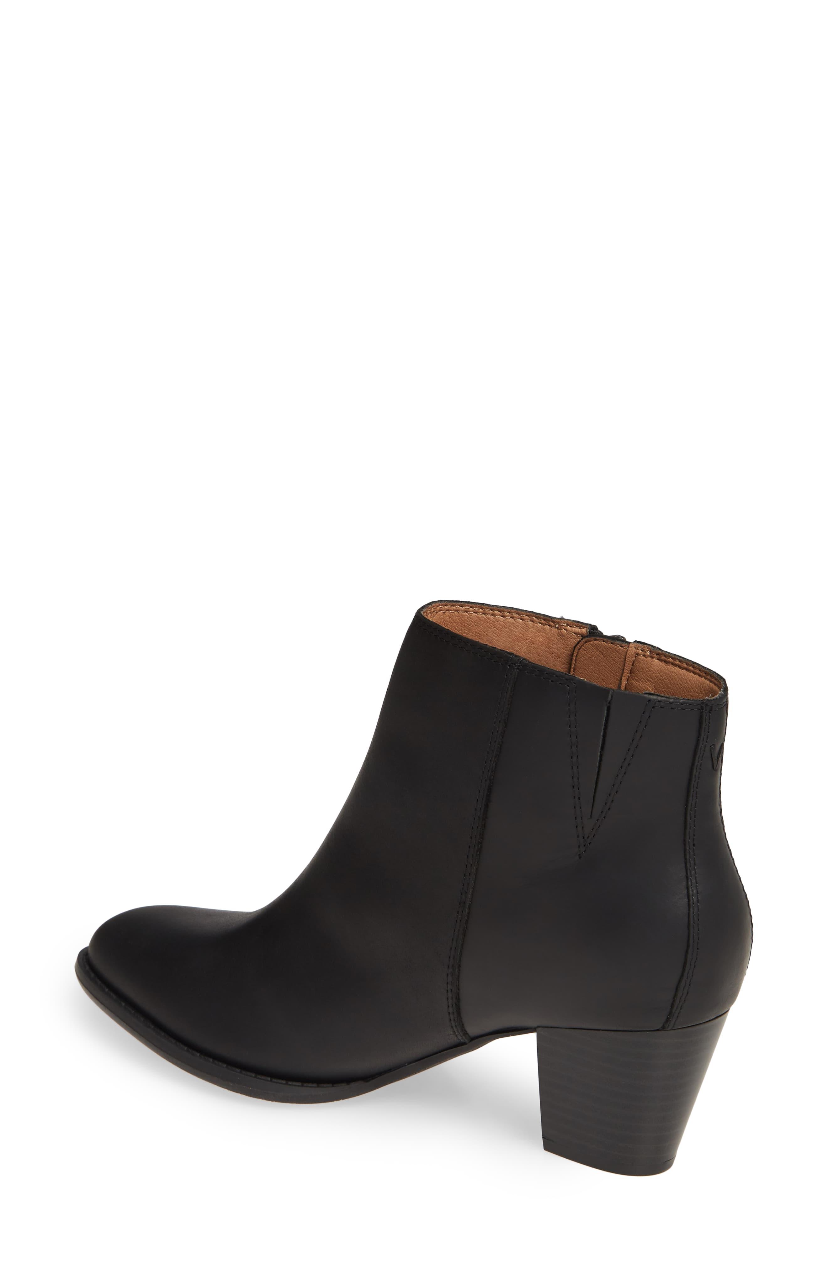 Vionic Madeline Bootie in Black Leather (Black) - Lyst