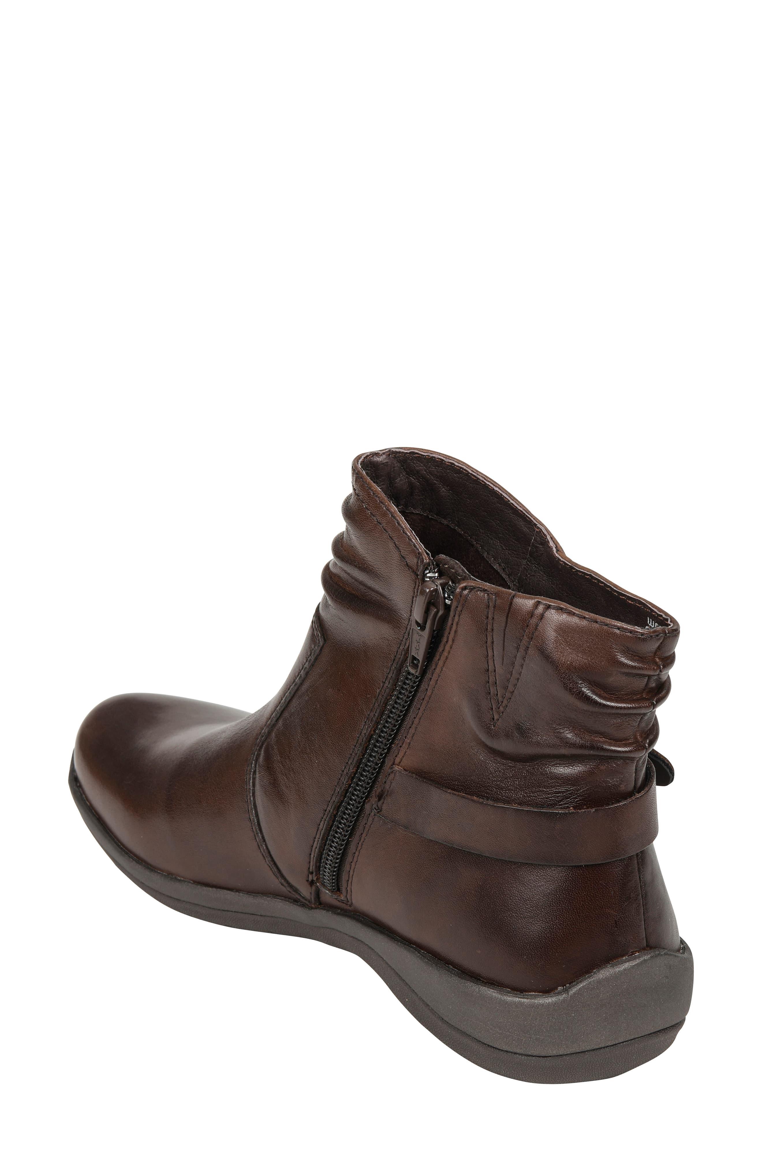 earth shoes watson