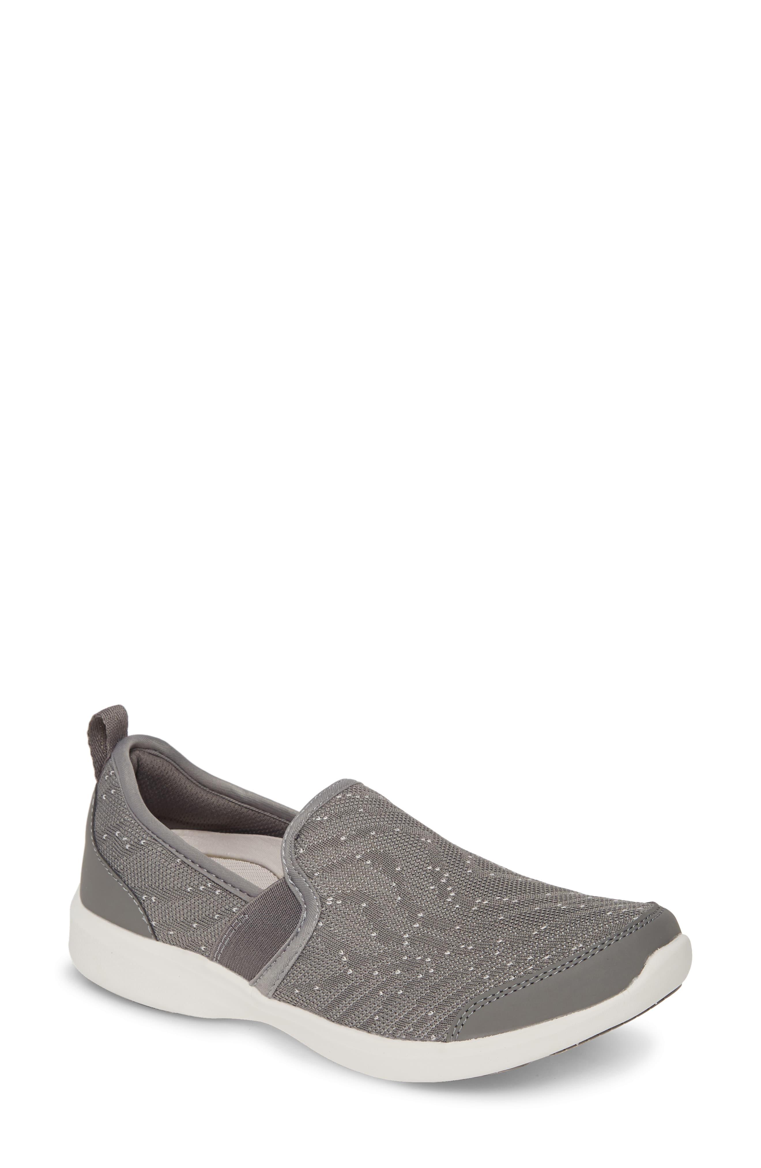 Vionic Roza Sneaker in Grey (Gray) - Lyst