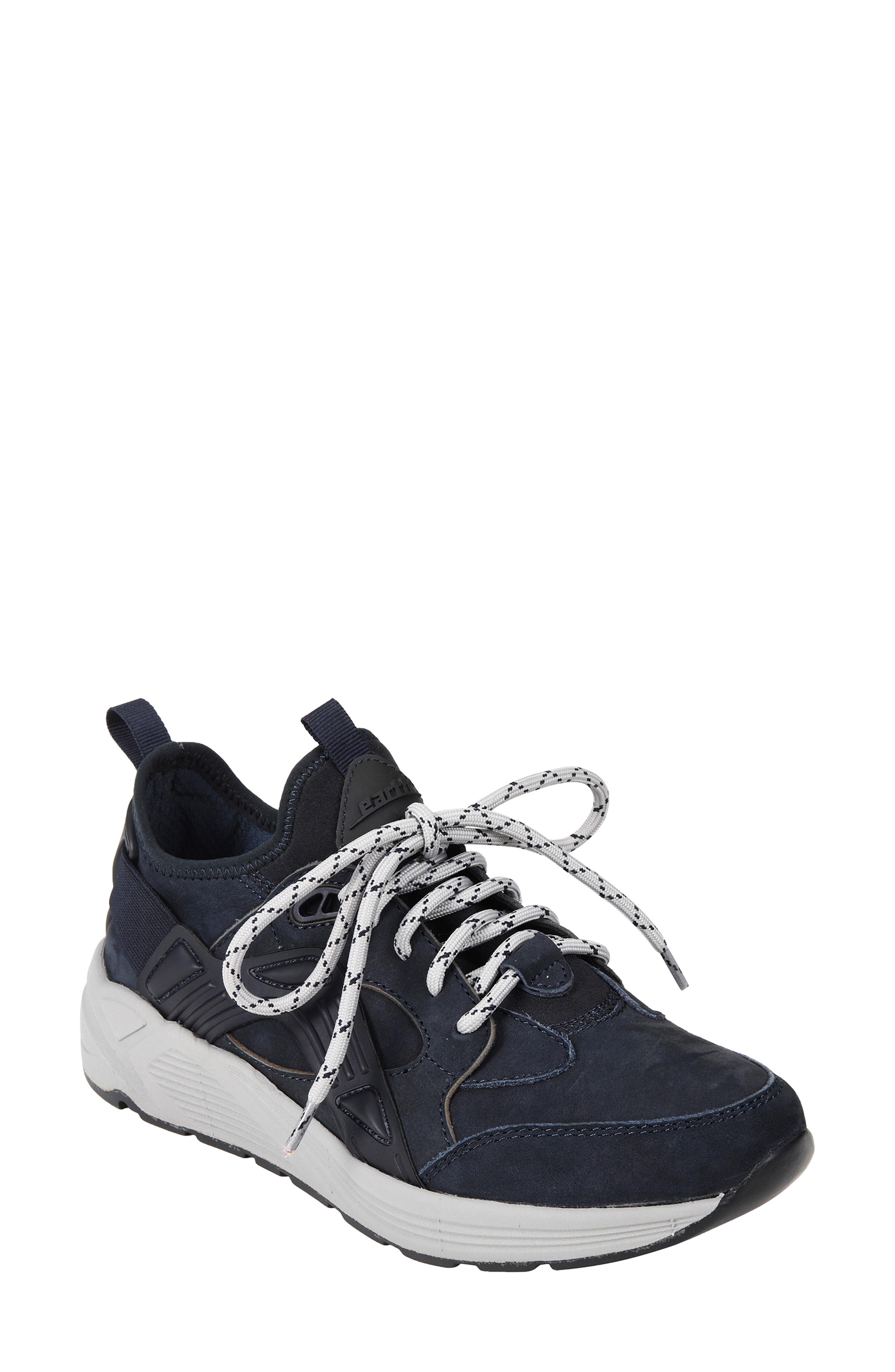 earth shoes saunter