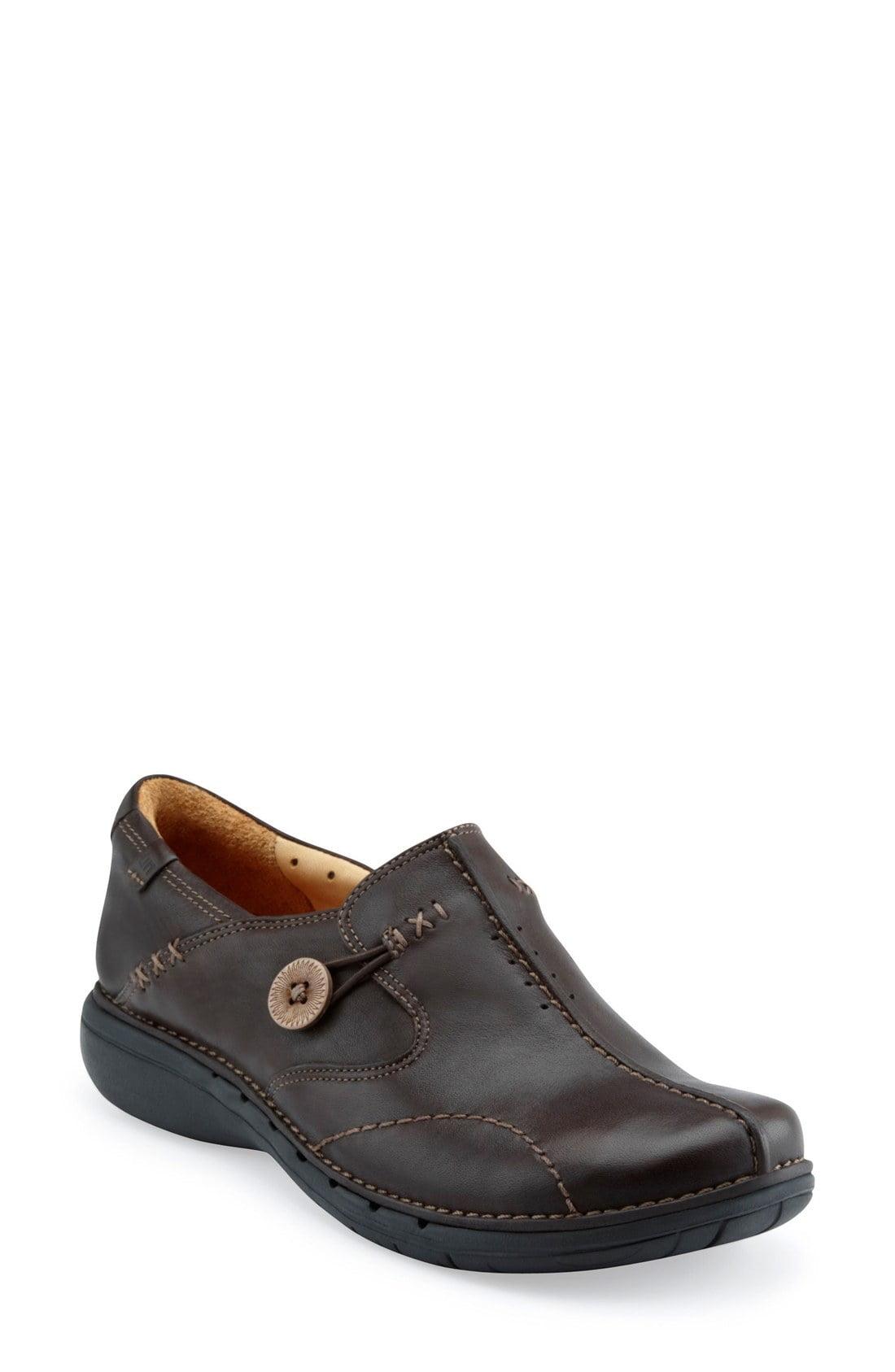 clarks un loop brown