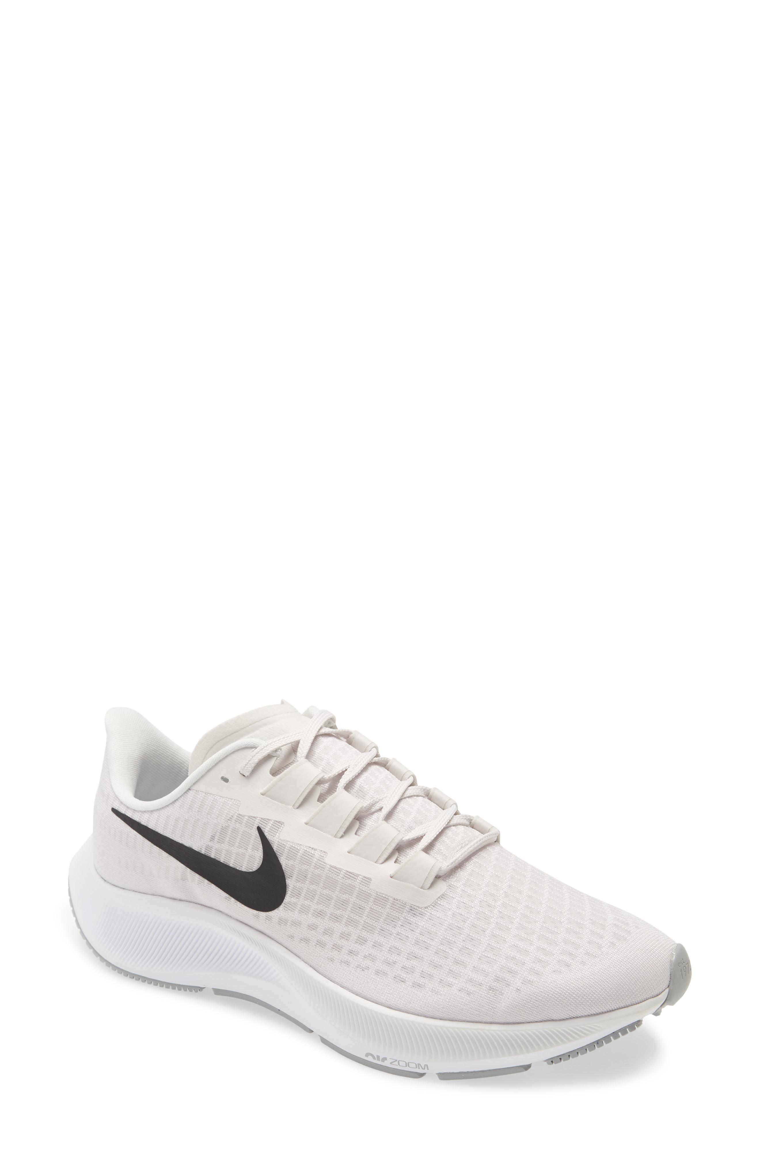 nike pegasus zoom grey