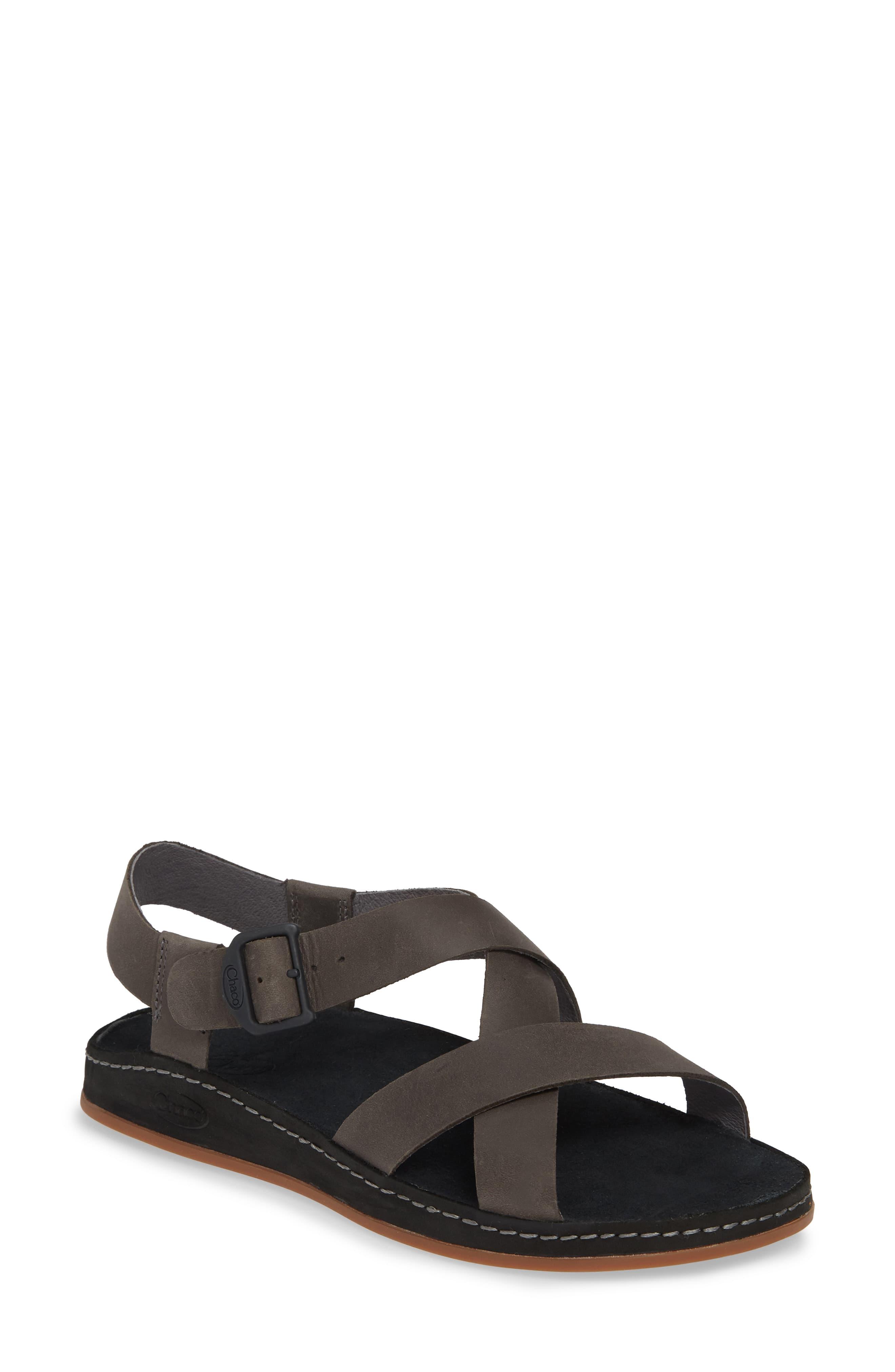 chaco leather wayfarer