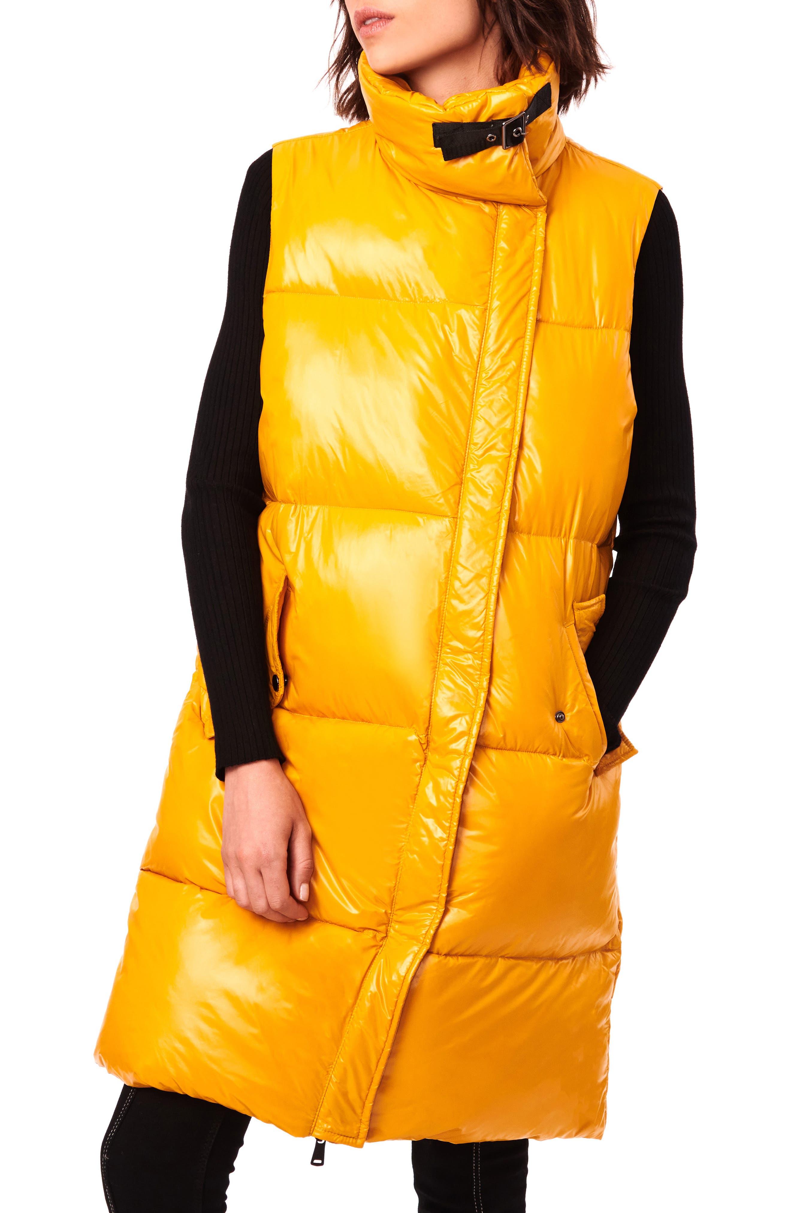 Bernardo Quilted Water Resistant Puffer Longline Vest in Yellow | Lyst