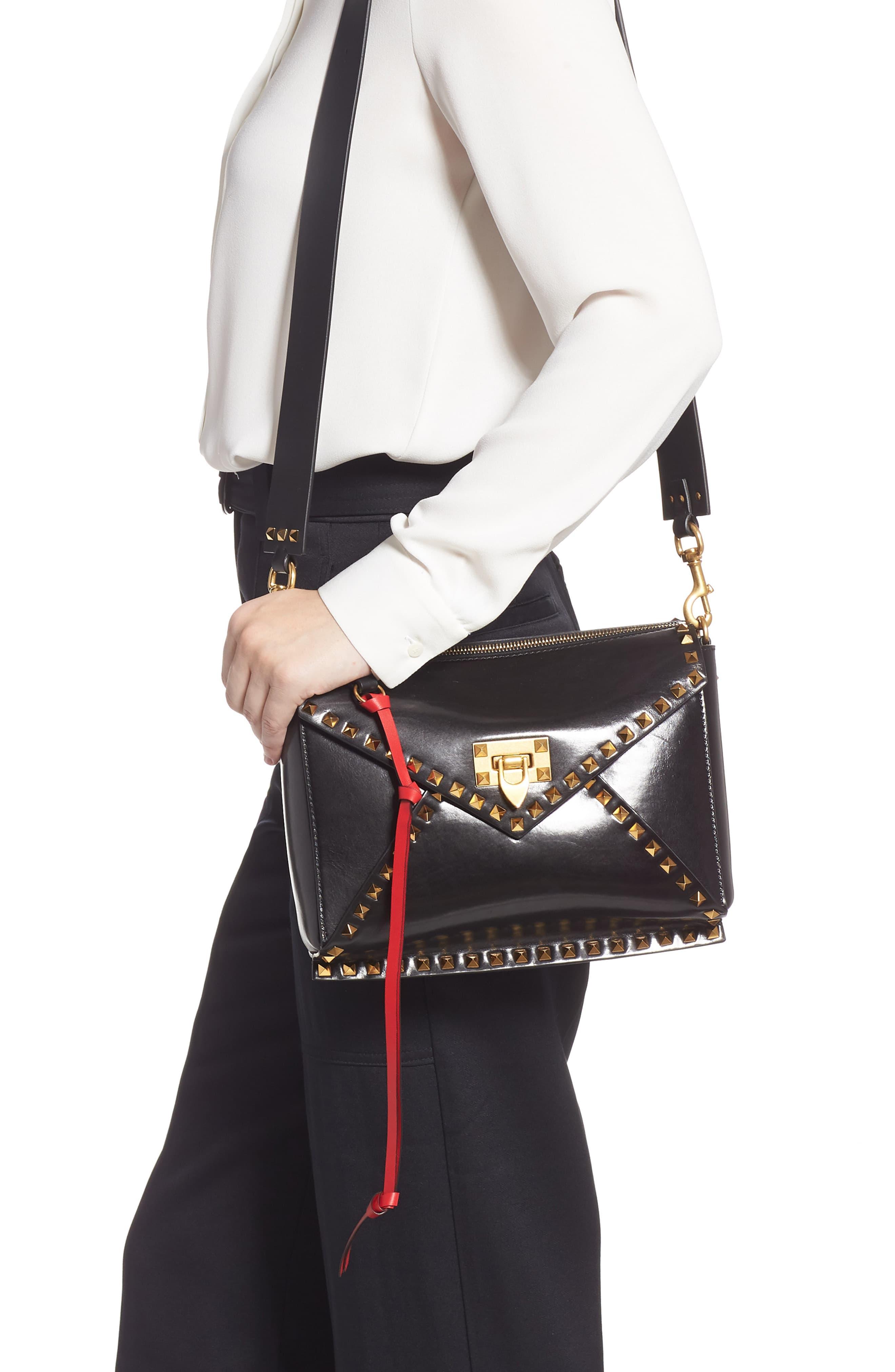 rockstud medium shoulder bag