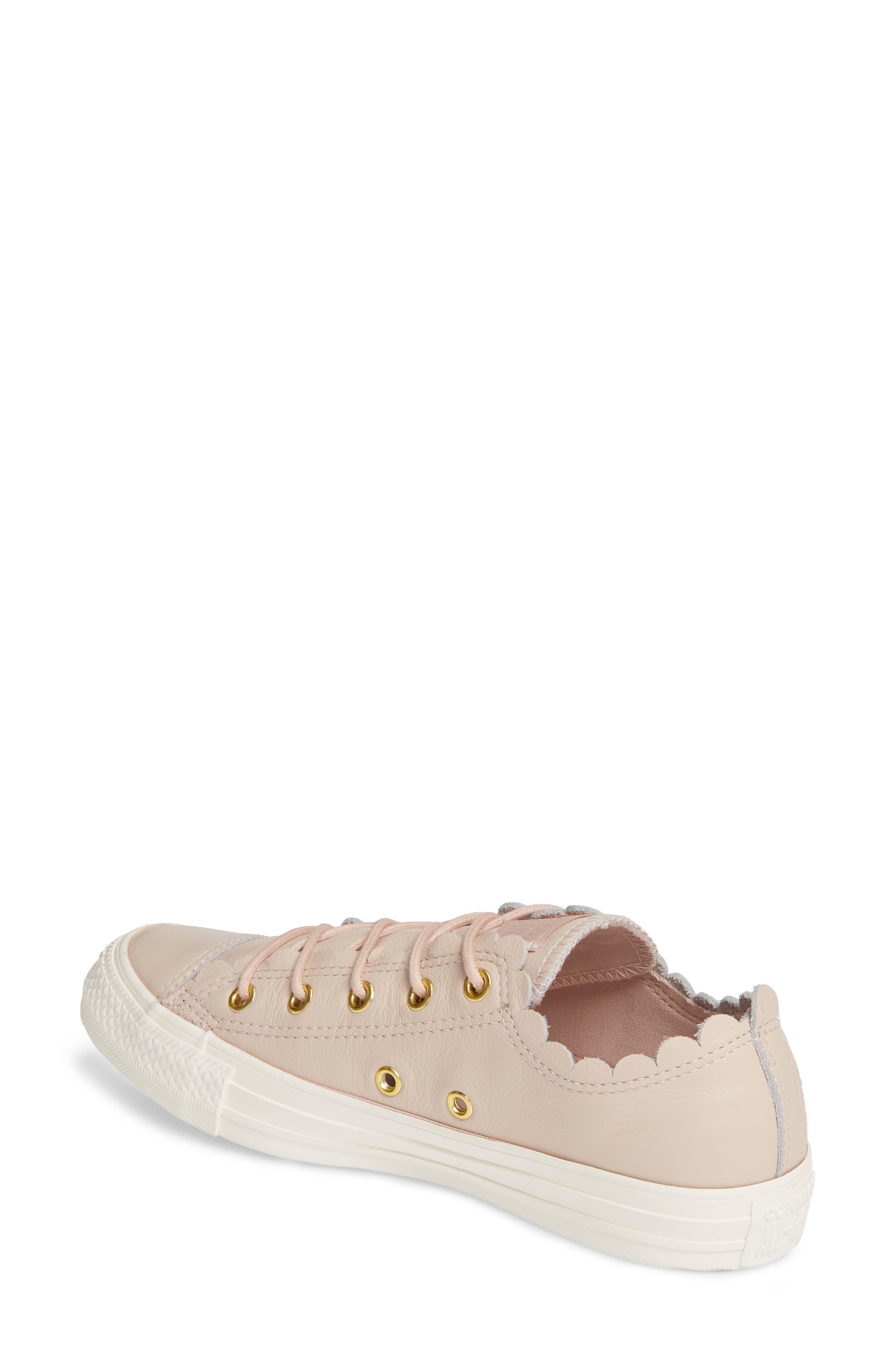 converse scallop low top