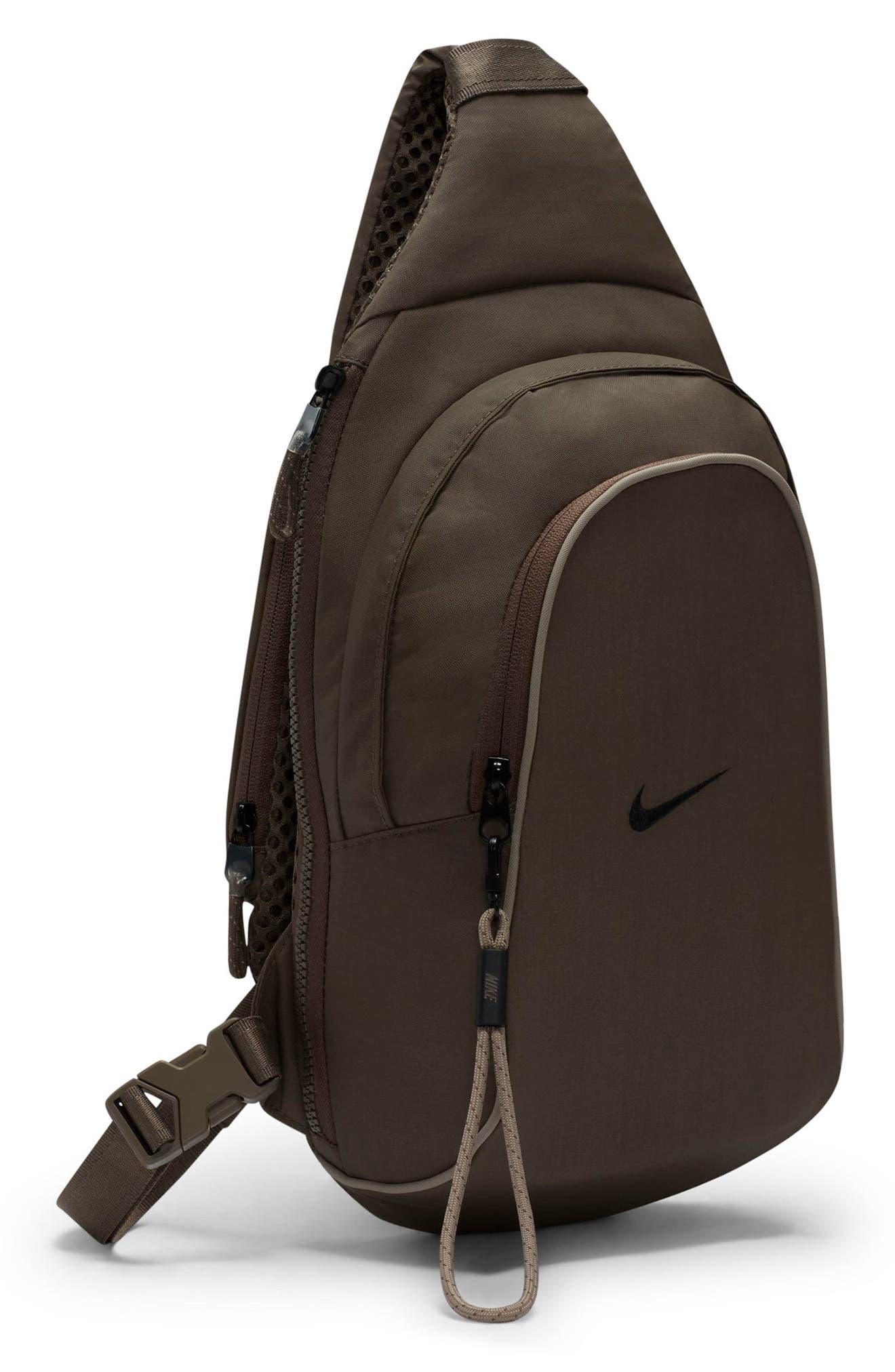 Nike Sportswear Essentials Sling Bag in Black