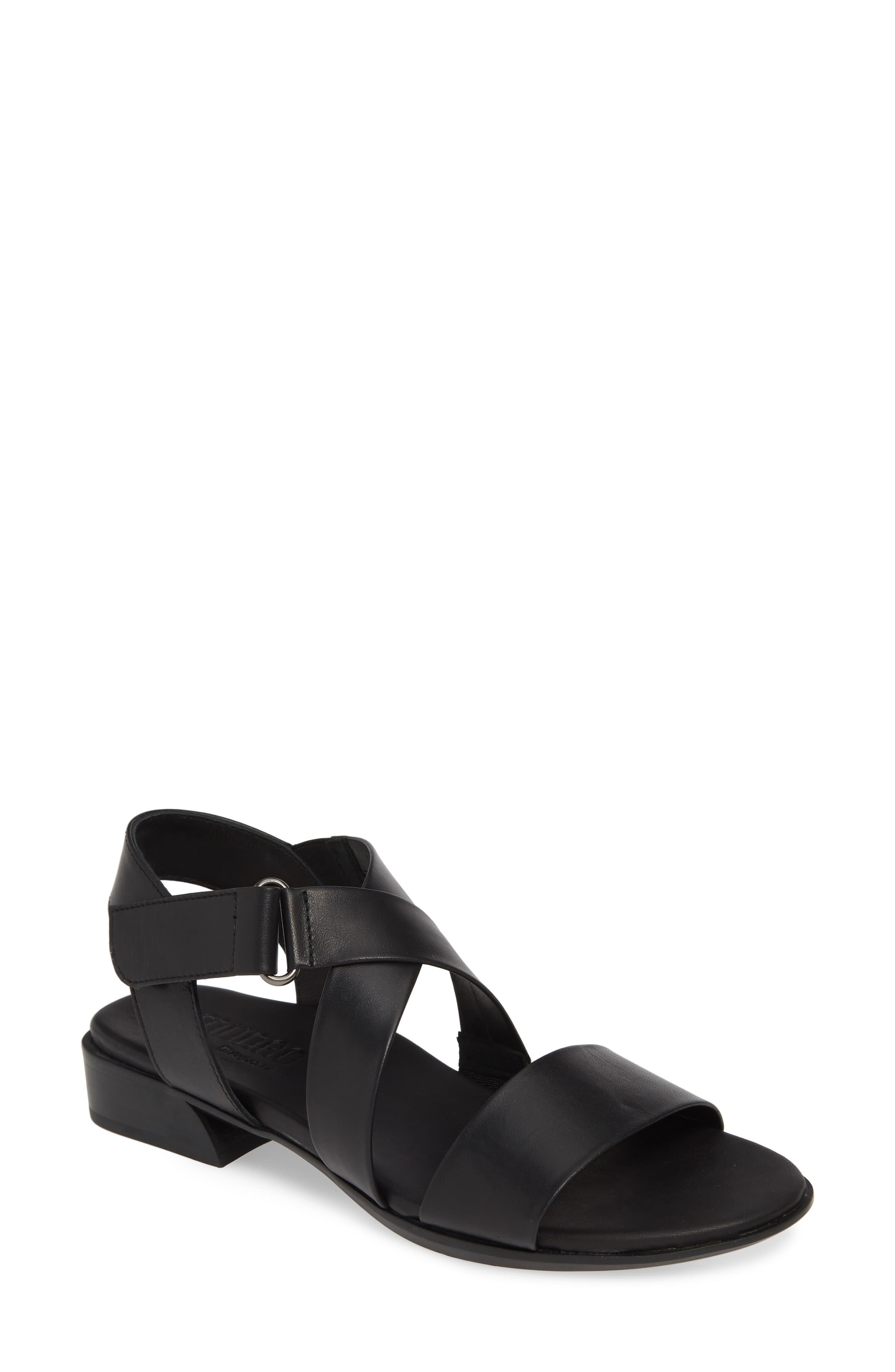 munro black sandals