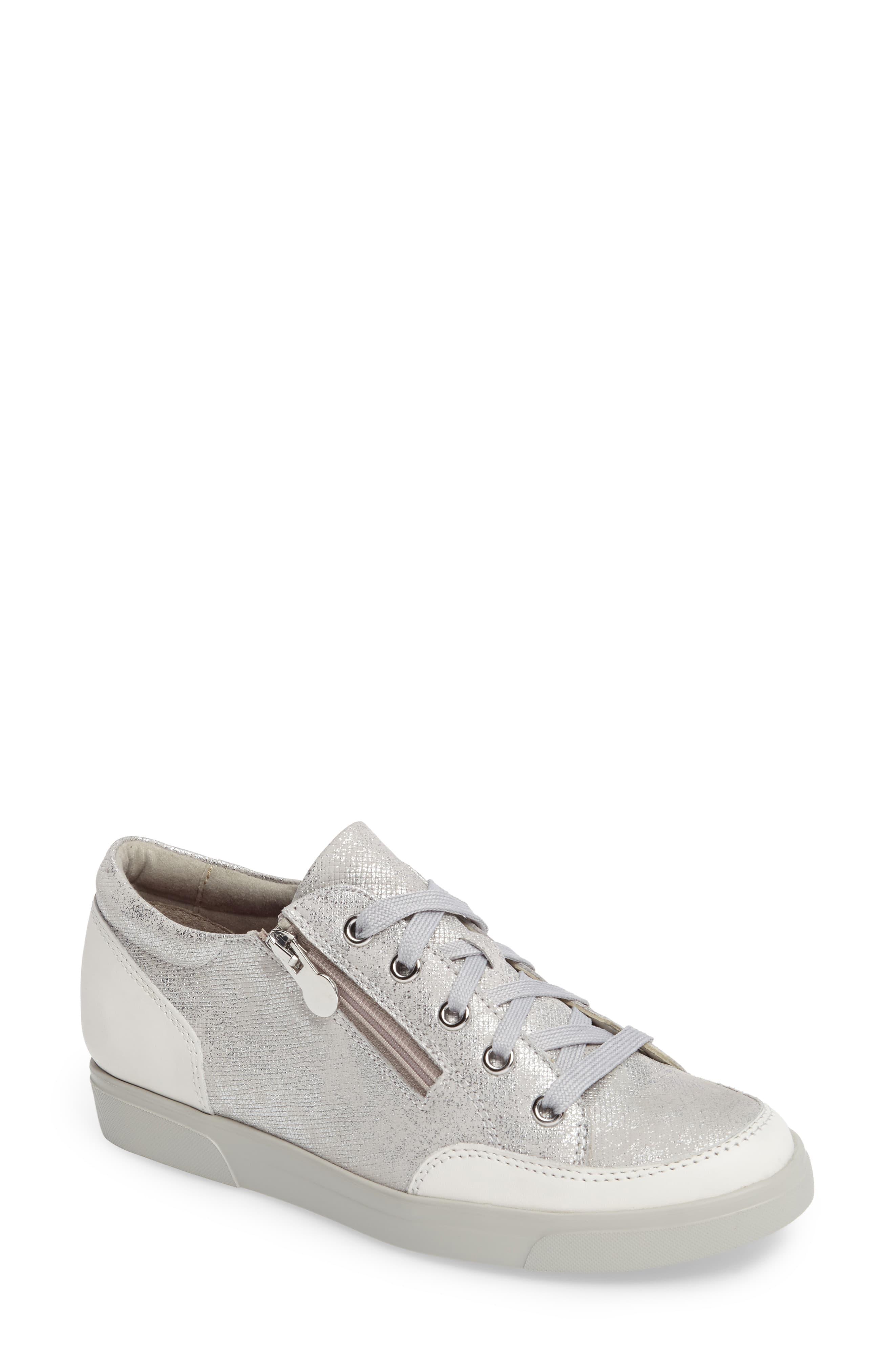 munro gabbie sneaker