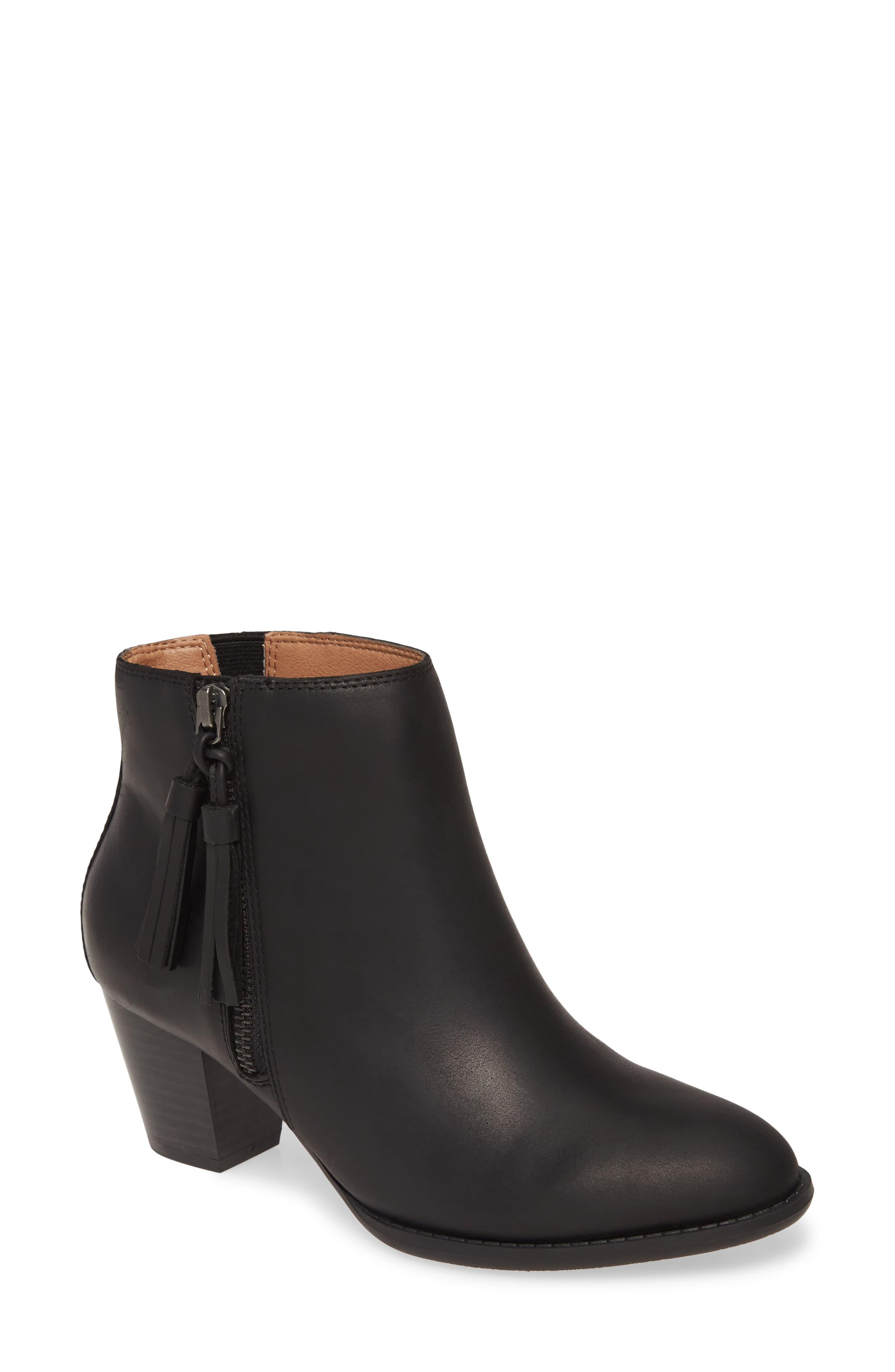 Vionic Madeline Bootie in Black Leather (Black) - Lyst