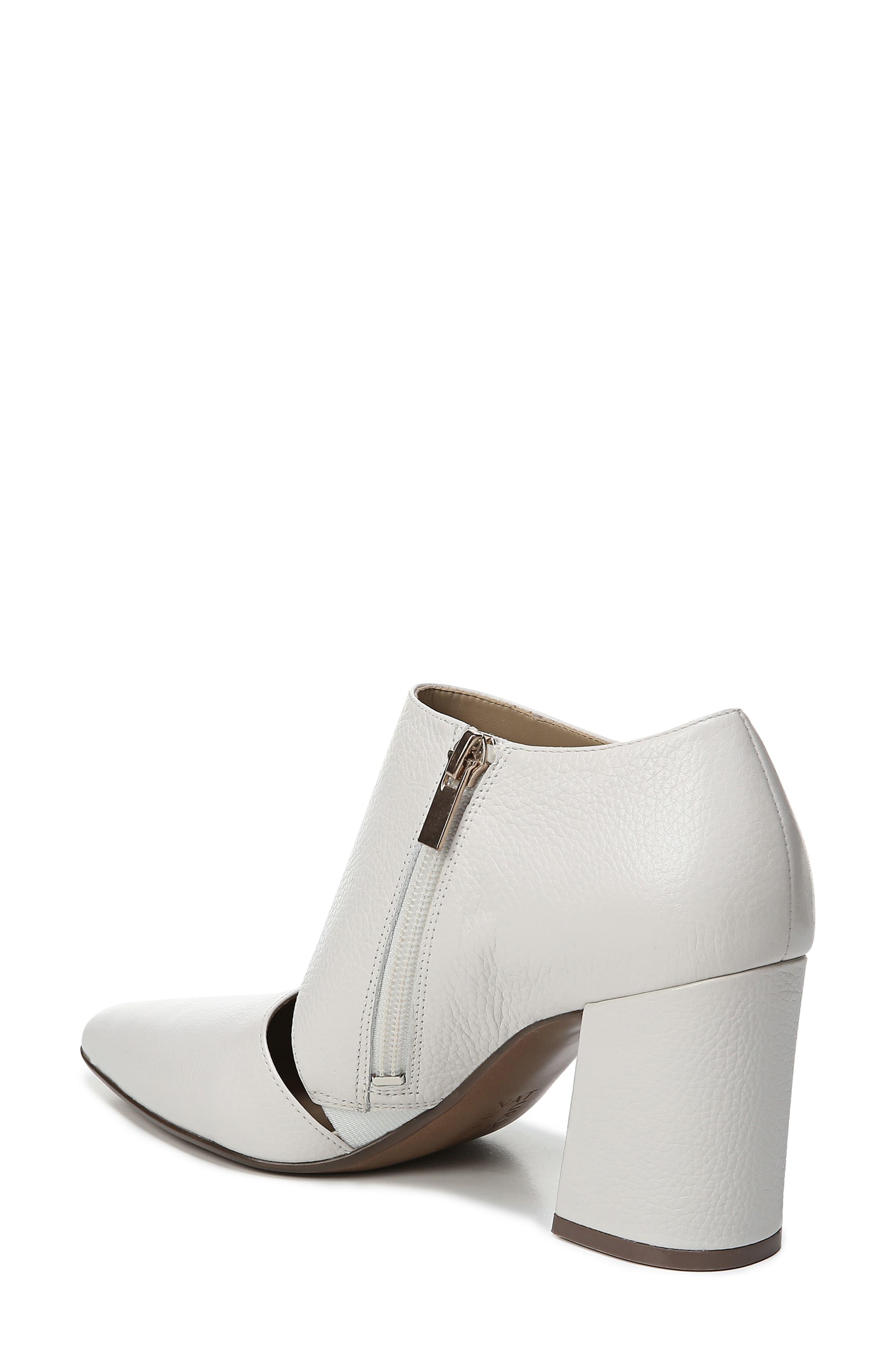 naturalizer hoda cutout bootie