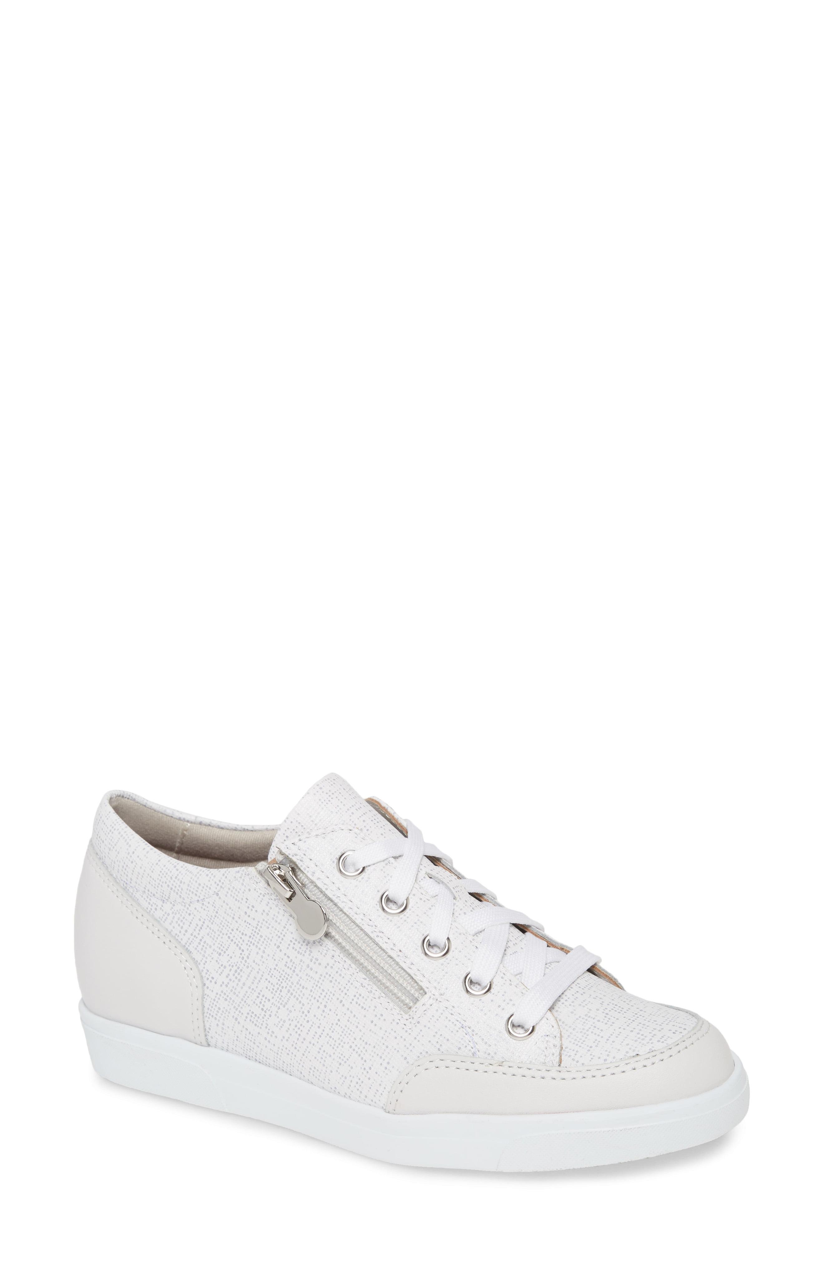 munro gabbie sneaker
