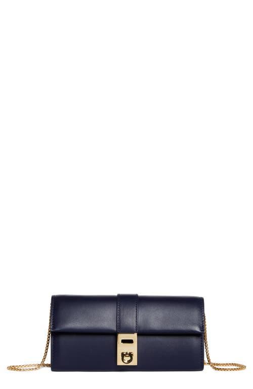 【FERRAGAMO】今がチャンス★HUG WALLET Hug wallet with chain - Women | Ferragamo