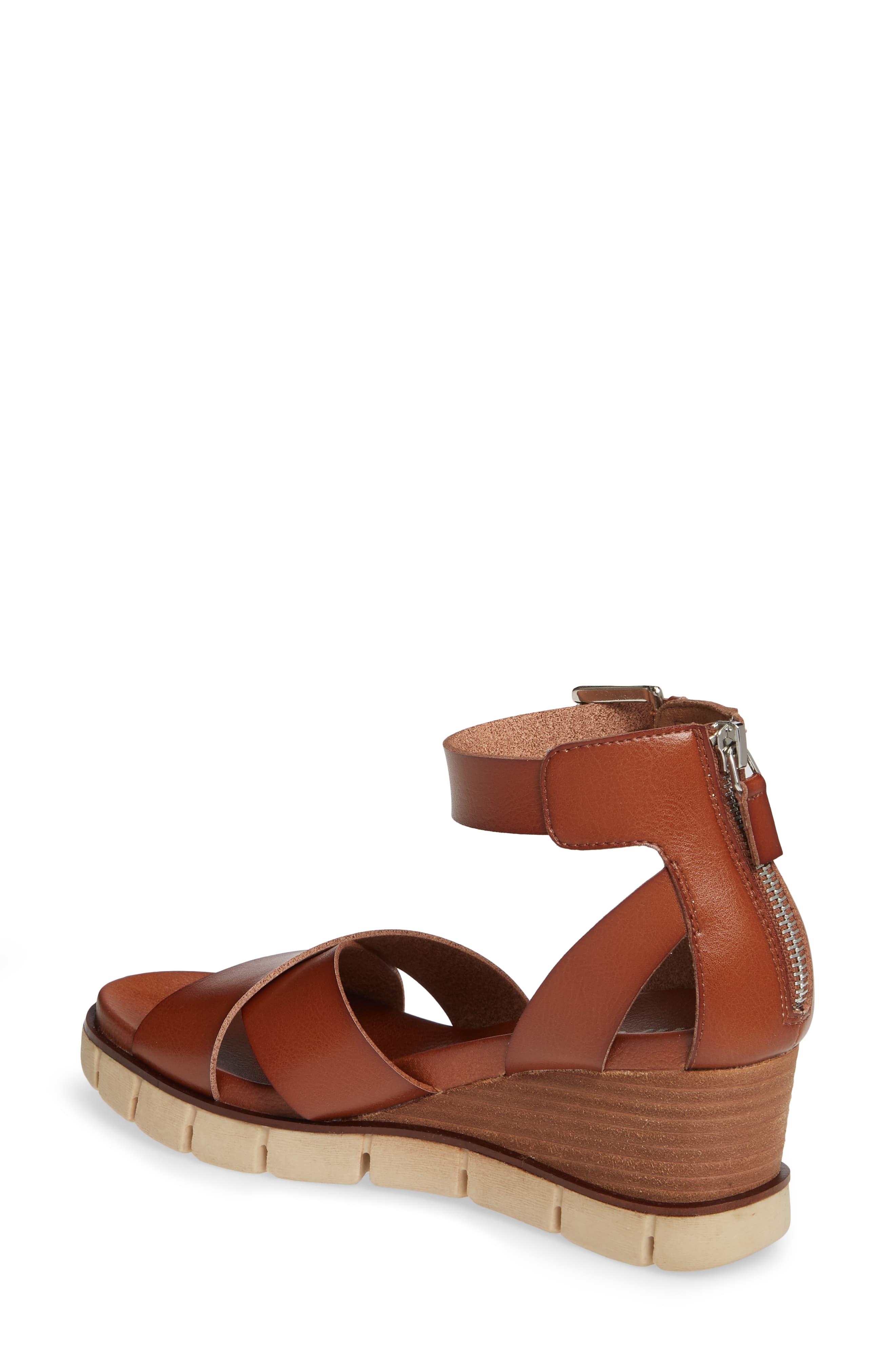 mia lauri wedge