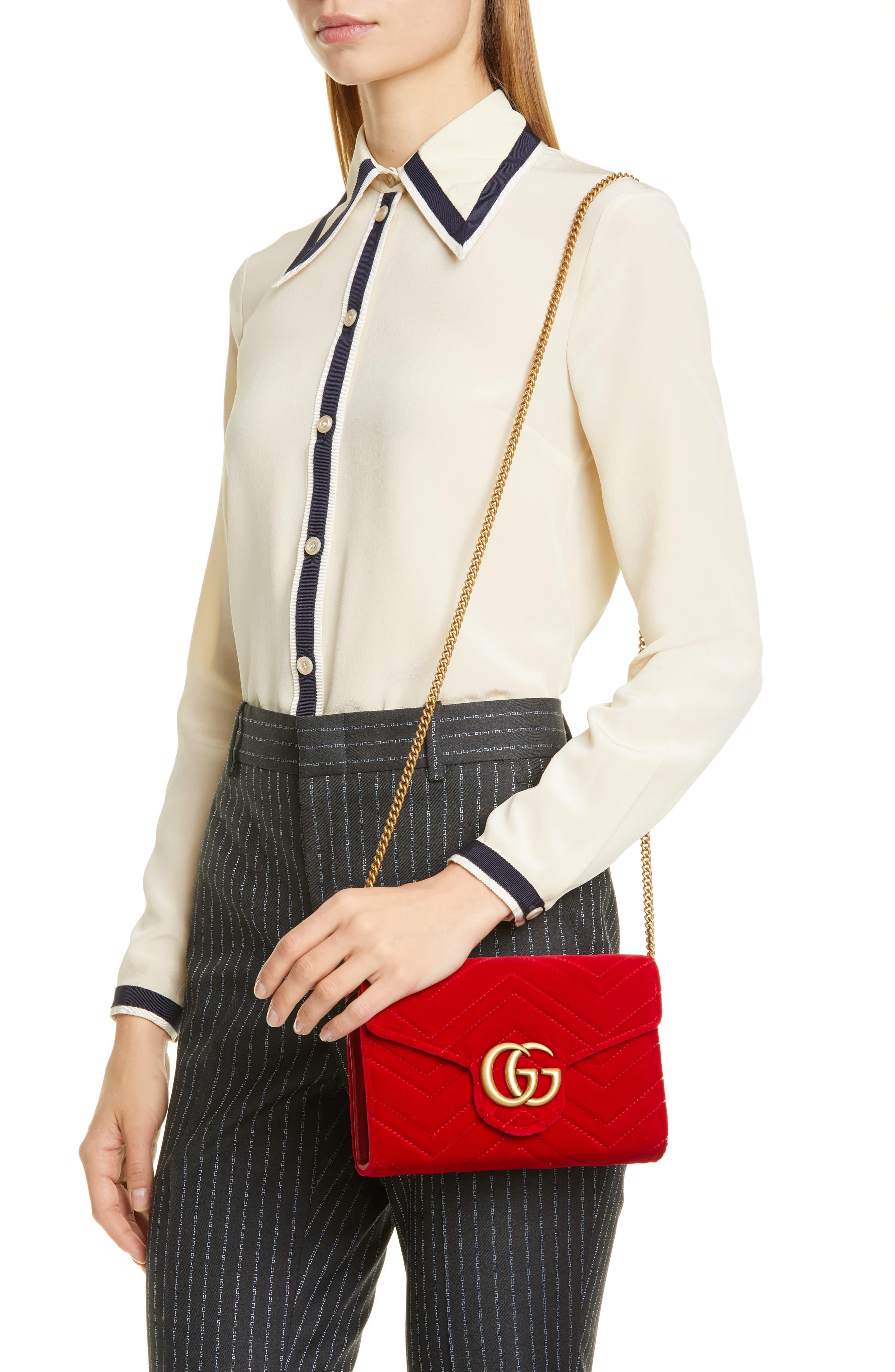 Gucci Velvet GG Marmont Chain Wallet in Red - Lyst