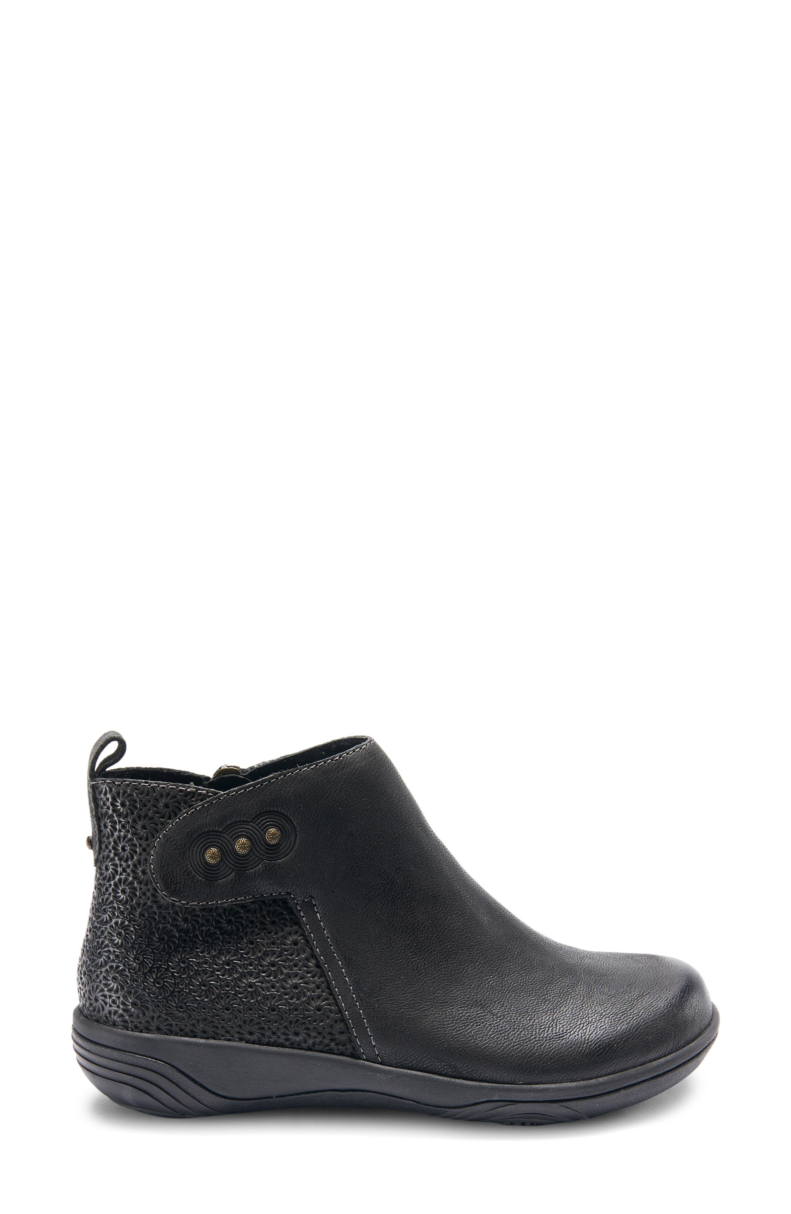 HALSA FOOTWEAR Althea Bootie in Black Lyst