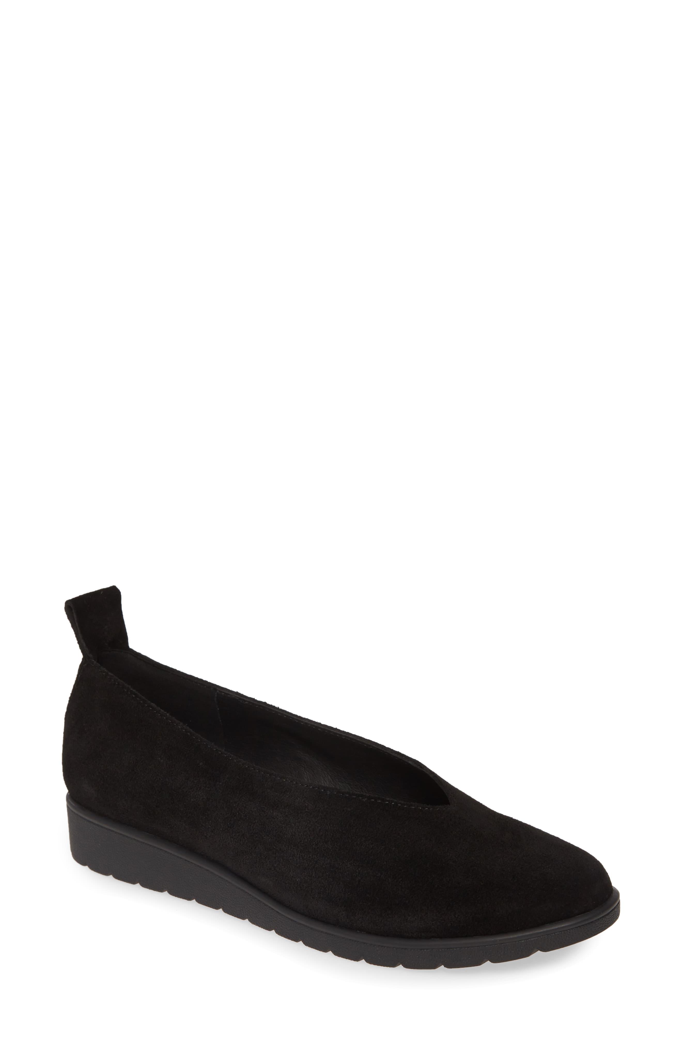 eileen fisher humor flat